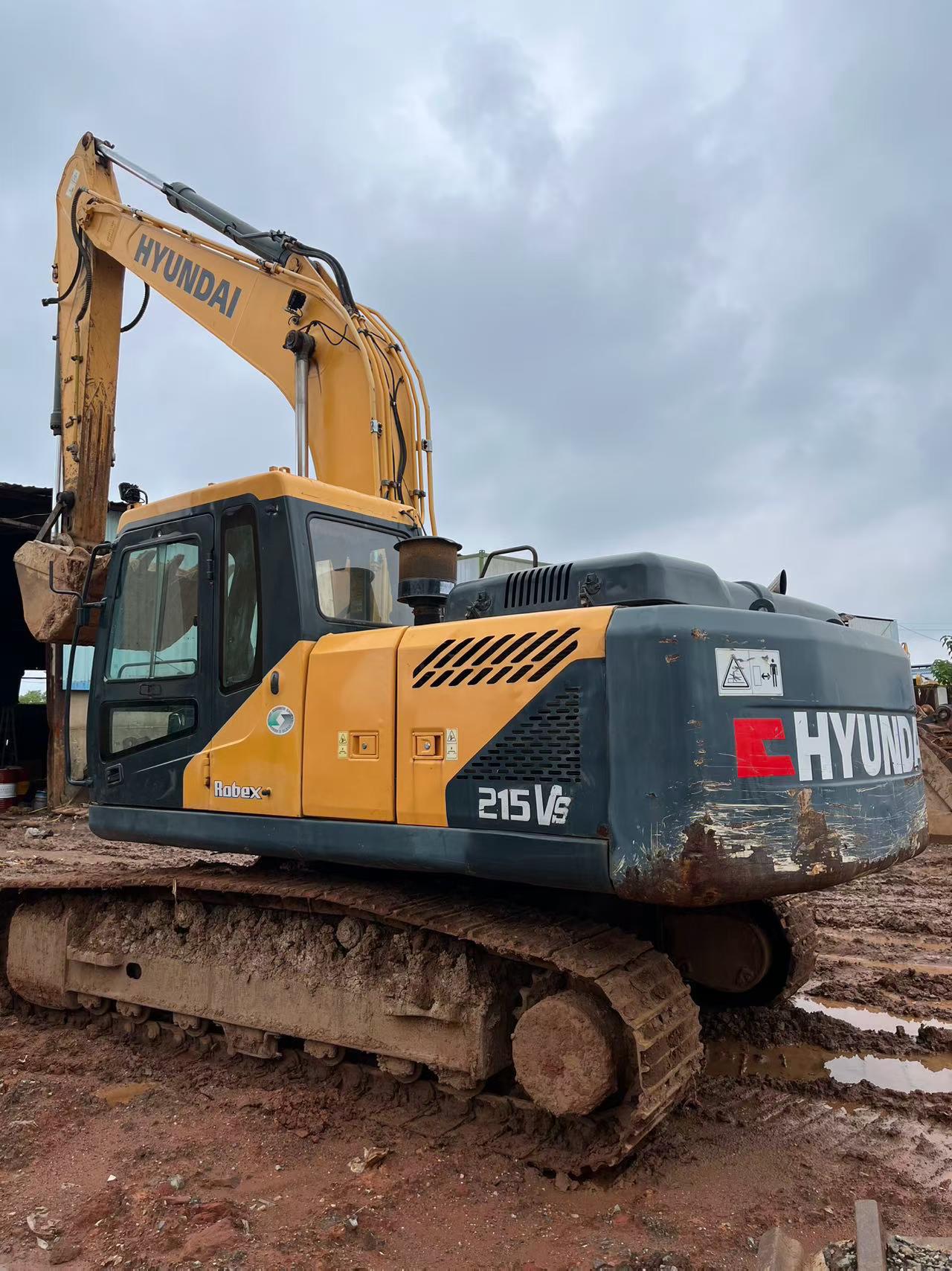 Buy Hyundai R215-7 Used Excavator / 3