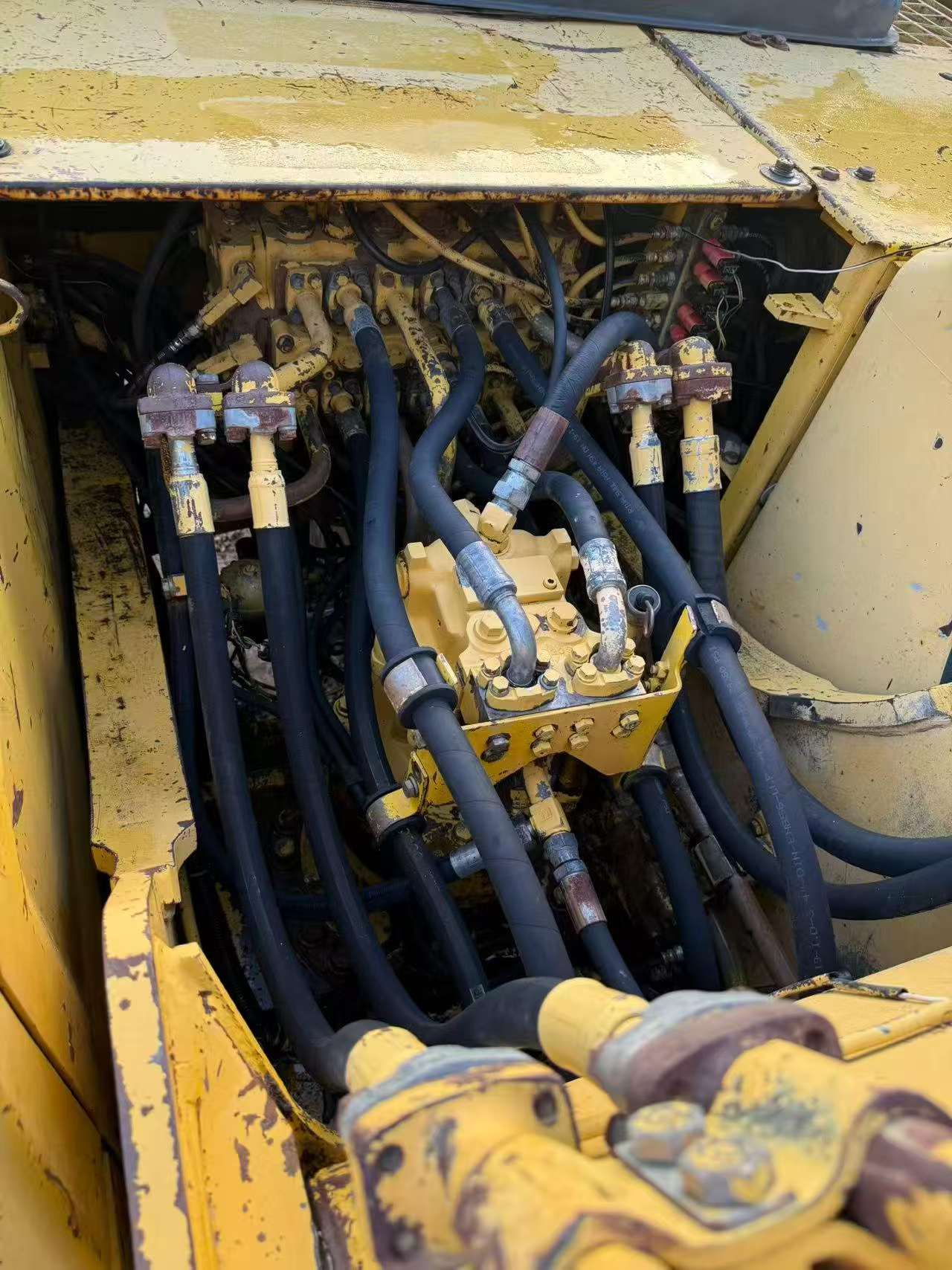 Buy Komatsu PC200-6E Used Excavator / 5