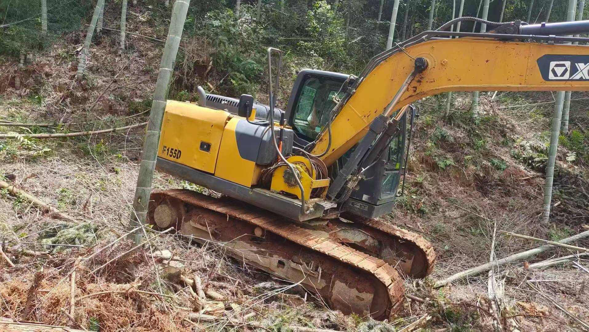 Buy XCMG XE135B Used Excavator / 2