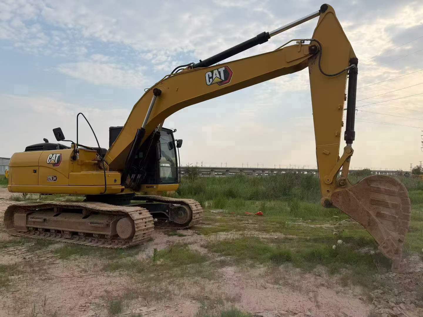 Buy Caterpillar 323 Used Excavator / 2