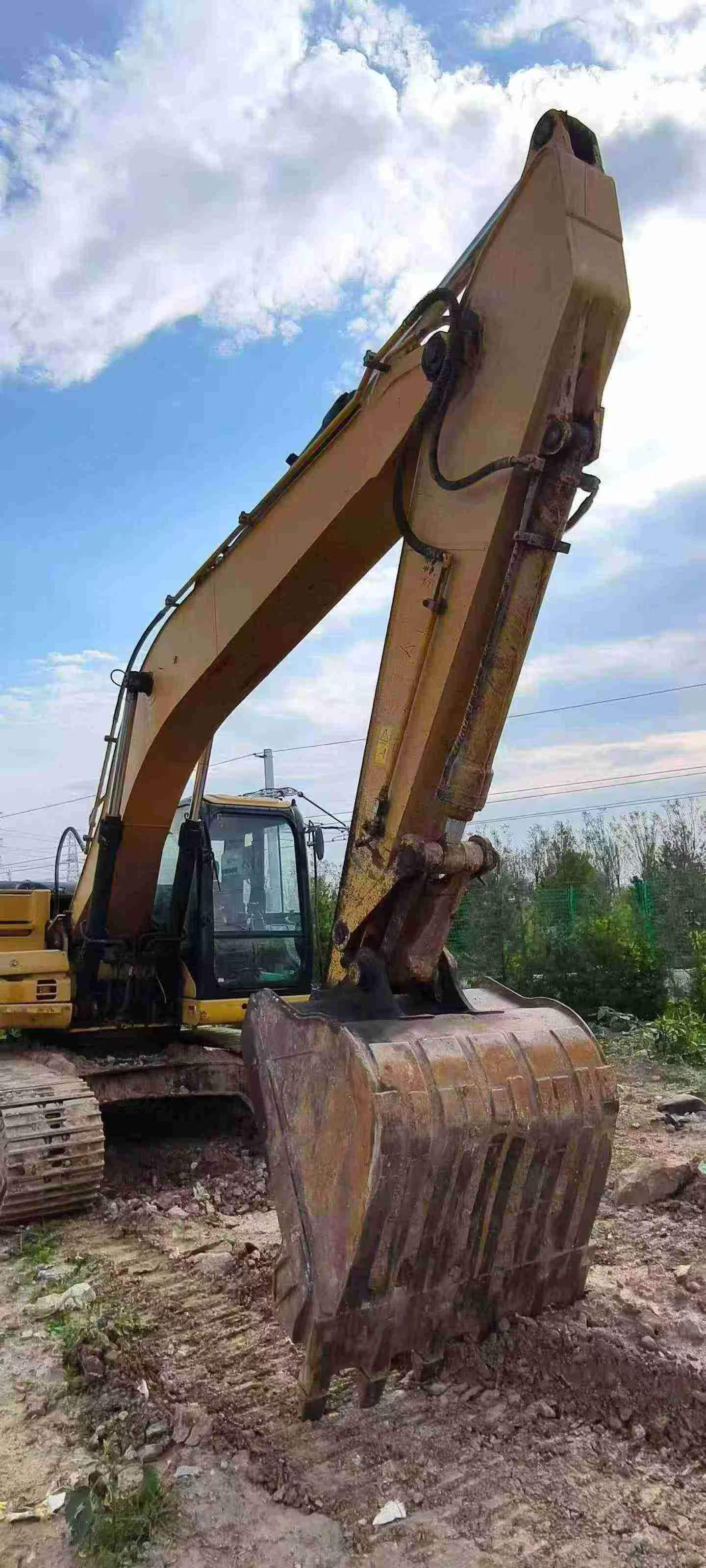 Buy Caterpillar 320D Used Excavator / 3