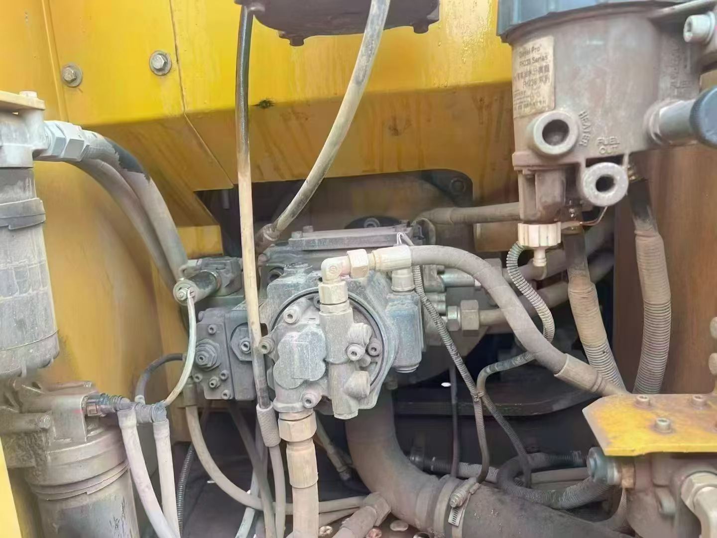 Buy XCMG XE135B Used Excavator / 4