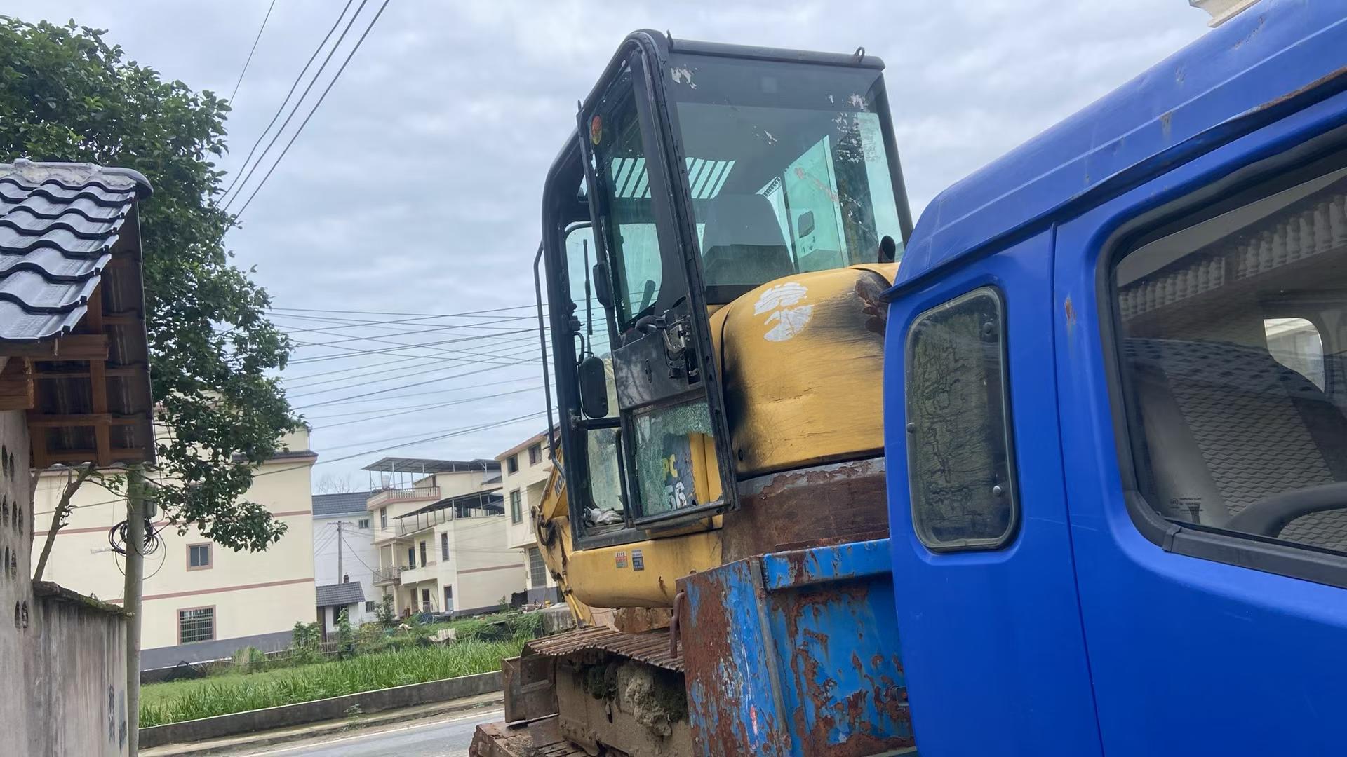 Buy Komatsu PC56-7 Used Excavator / 9