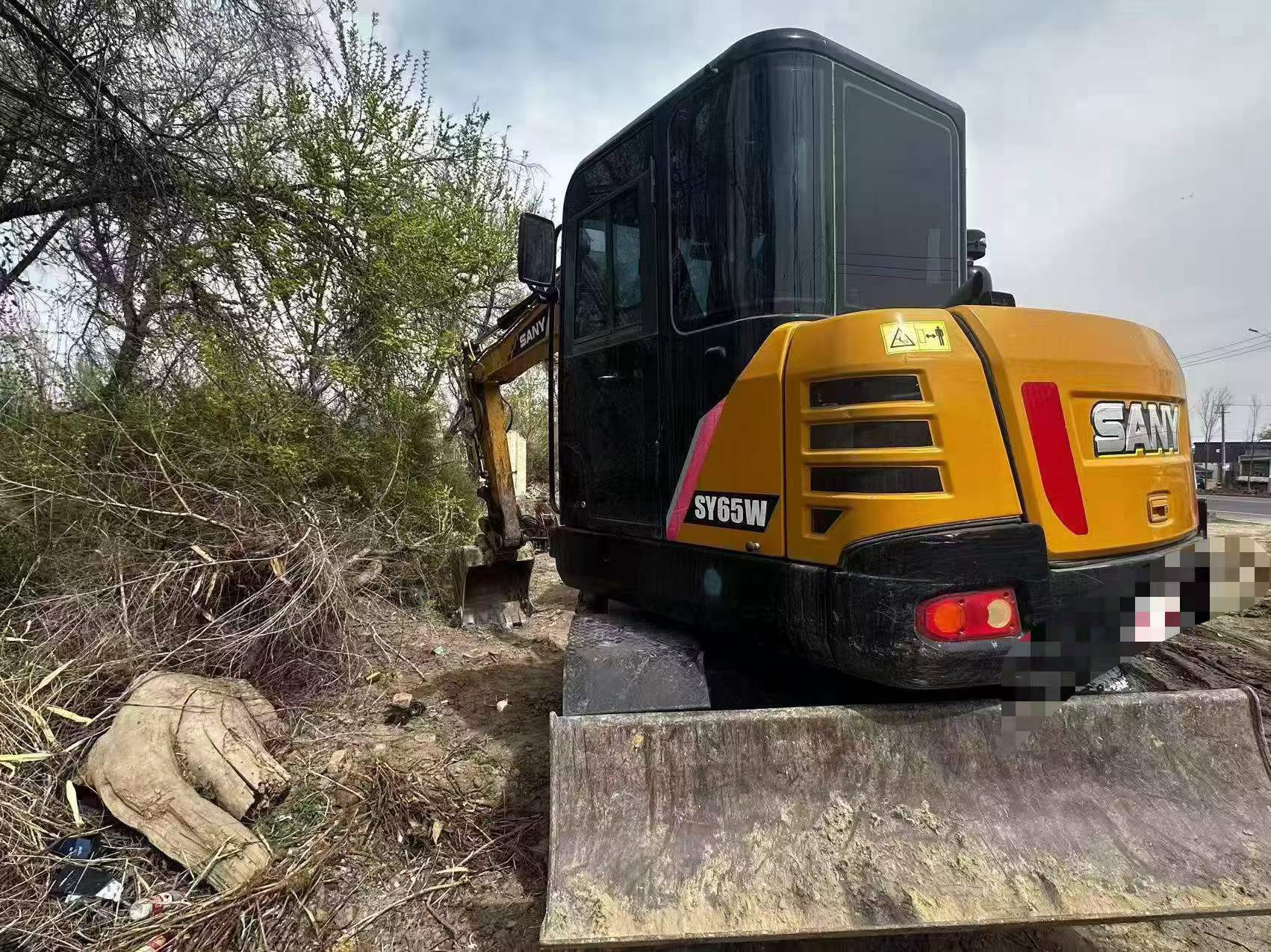 Buy Sany SY65C Used Excavator / 2