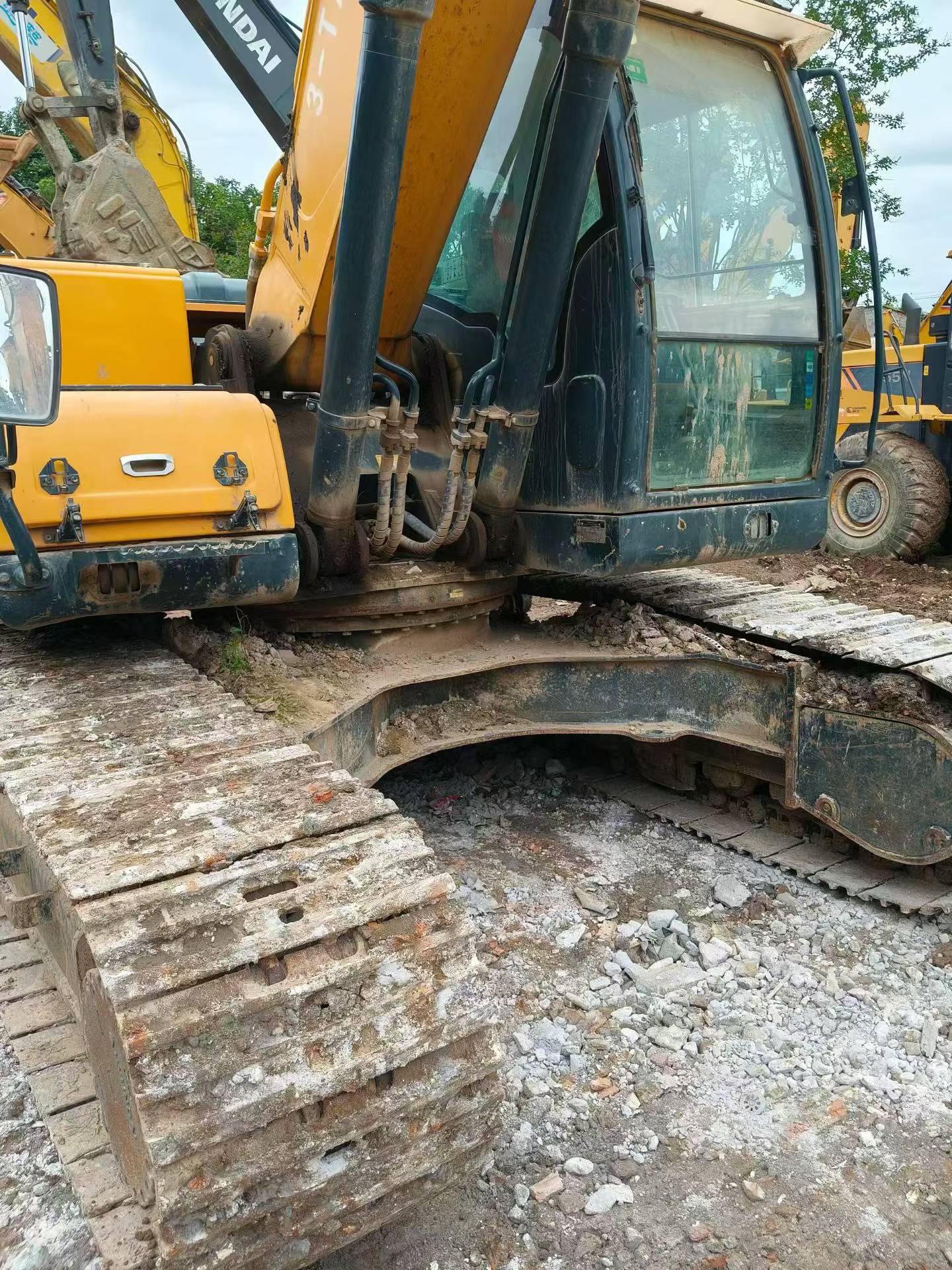 Buy Hyundai R225-7 Used Excavator / 4