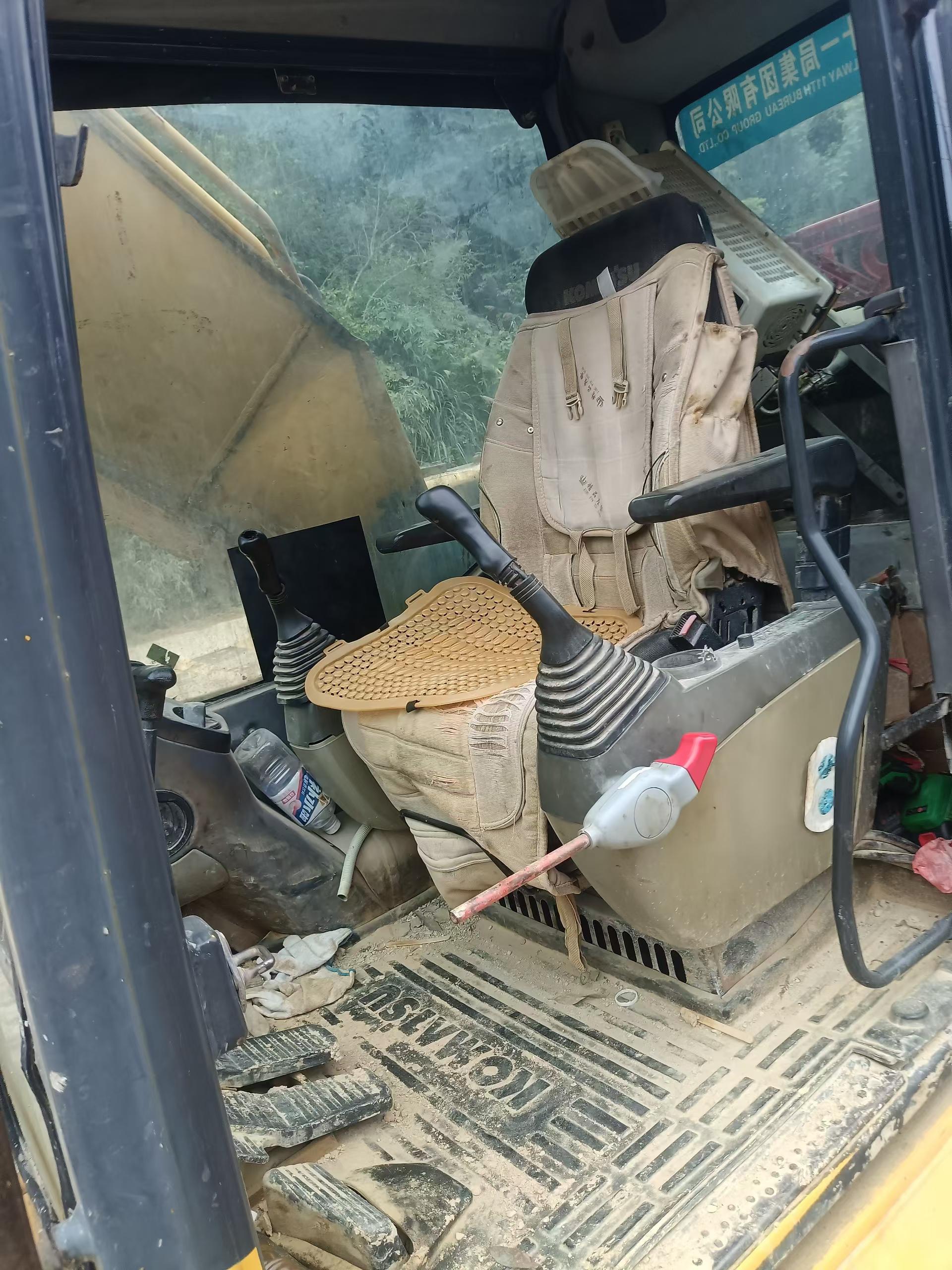 Buy Komatsu PC240-6 Used Excavator / 4