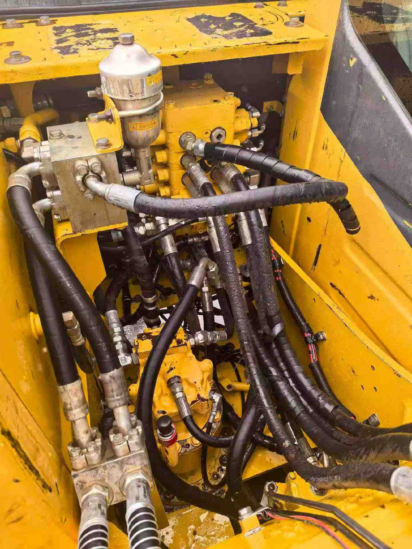 Buy Komatsu PC130-8 Used Excavator / 4