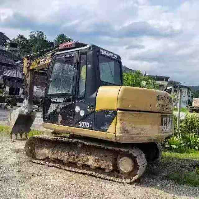Buy Caterpillar 307B Used Excavator / 3