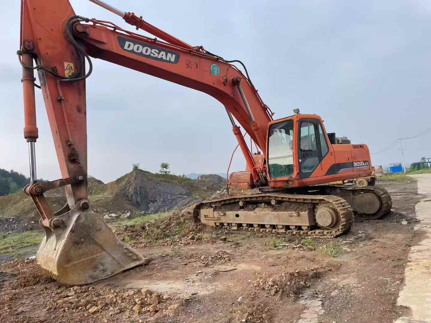 Buy Doosan DH300-7 Used Excavator / 2