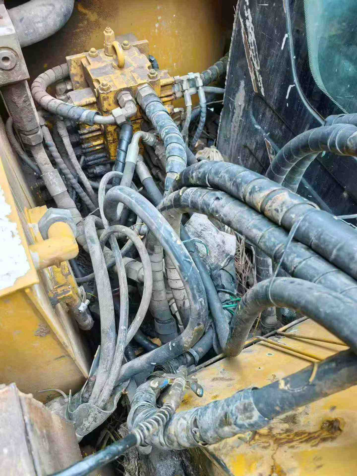 Buy Sany SY95C Used Excavator / 3