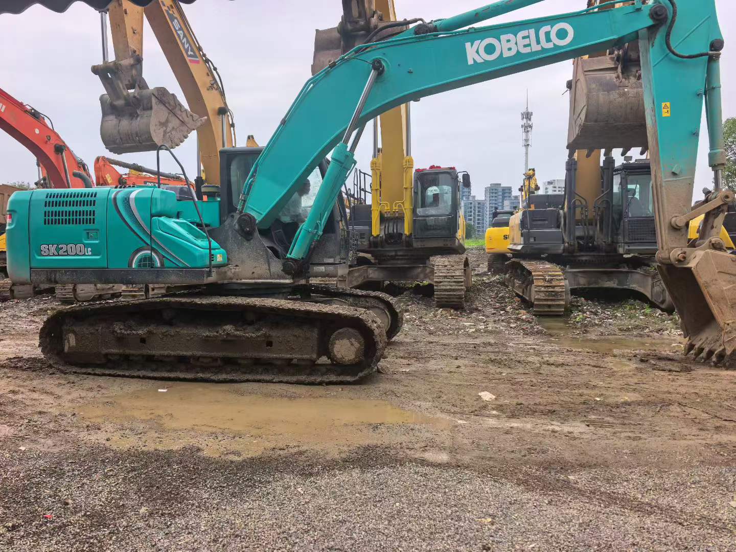 Buy Kobelco SK200 Used Excavator / 2