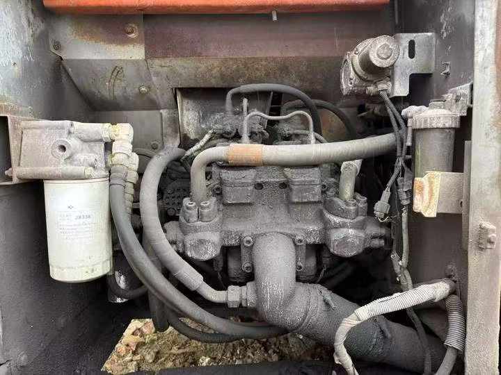 Buy Hitachi EX250-5 Used Excavator / 3