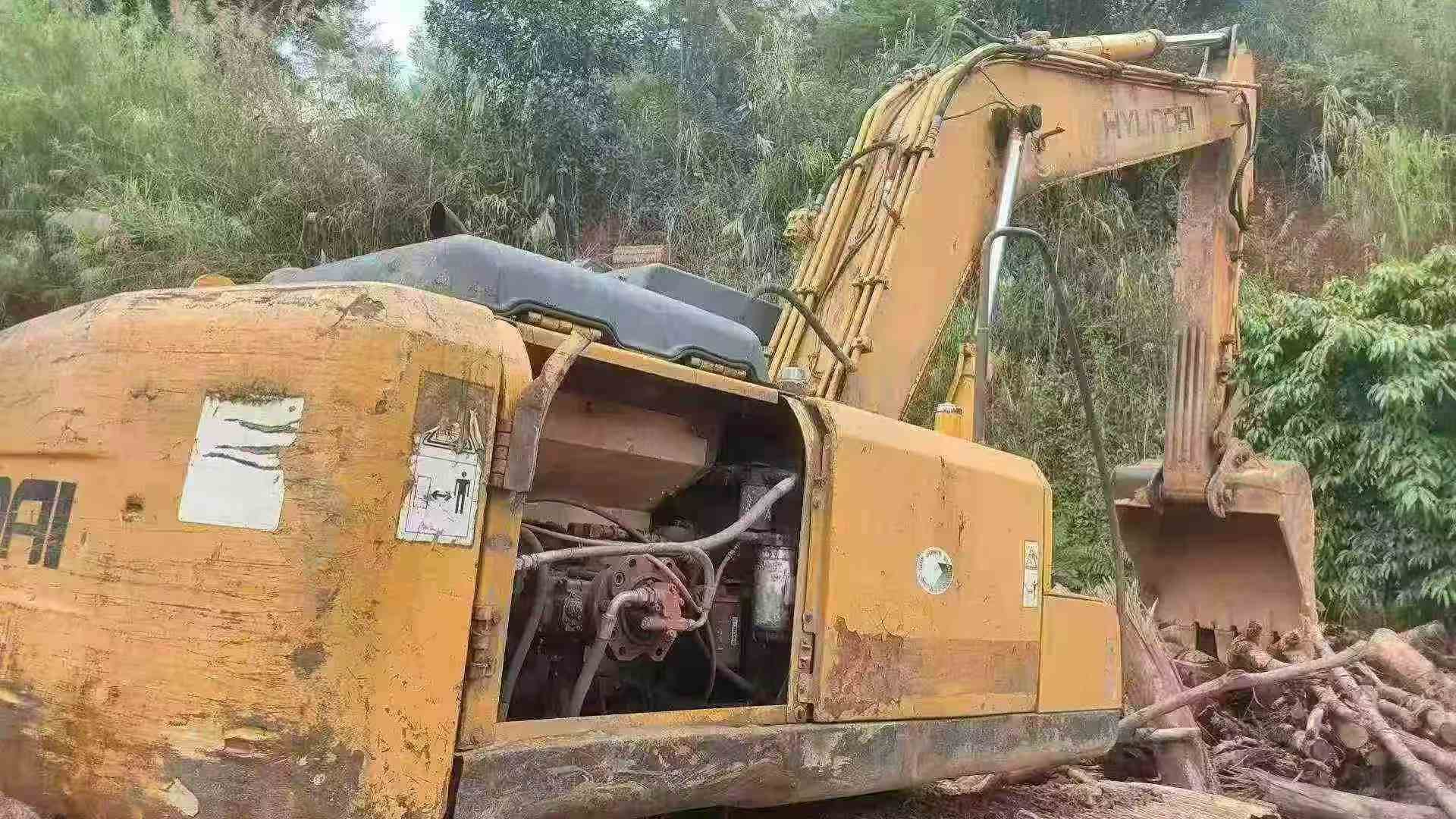 Buy Hyundai R225-7 Used Excavator / 3