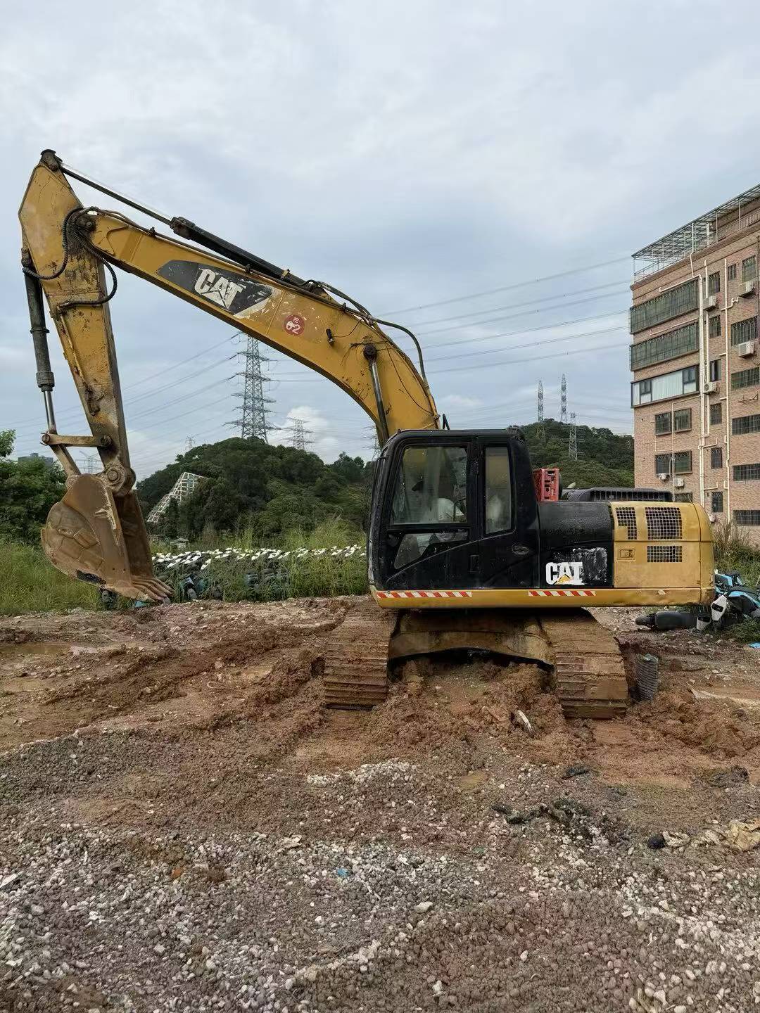 Buy Caterpillar 320D Used Excavator / 2