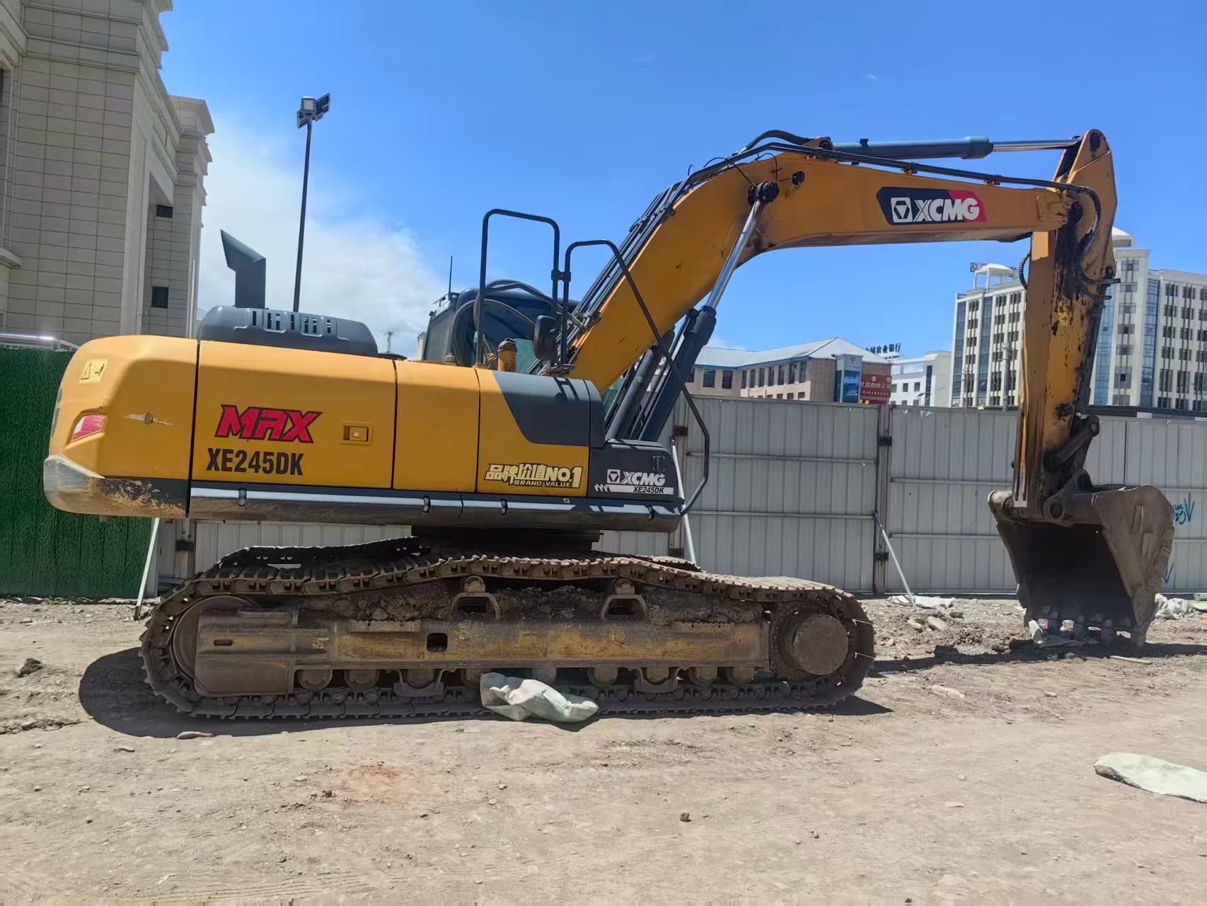 Buy XCMG XE245D Used Excavator / 9