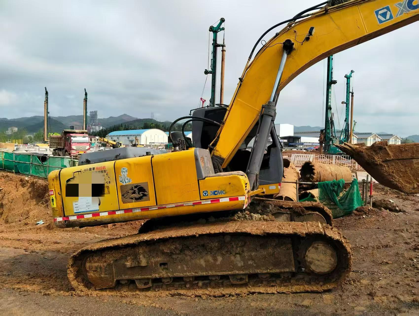 Buy XCMG XE210 Used Excavator / 3