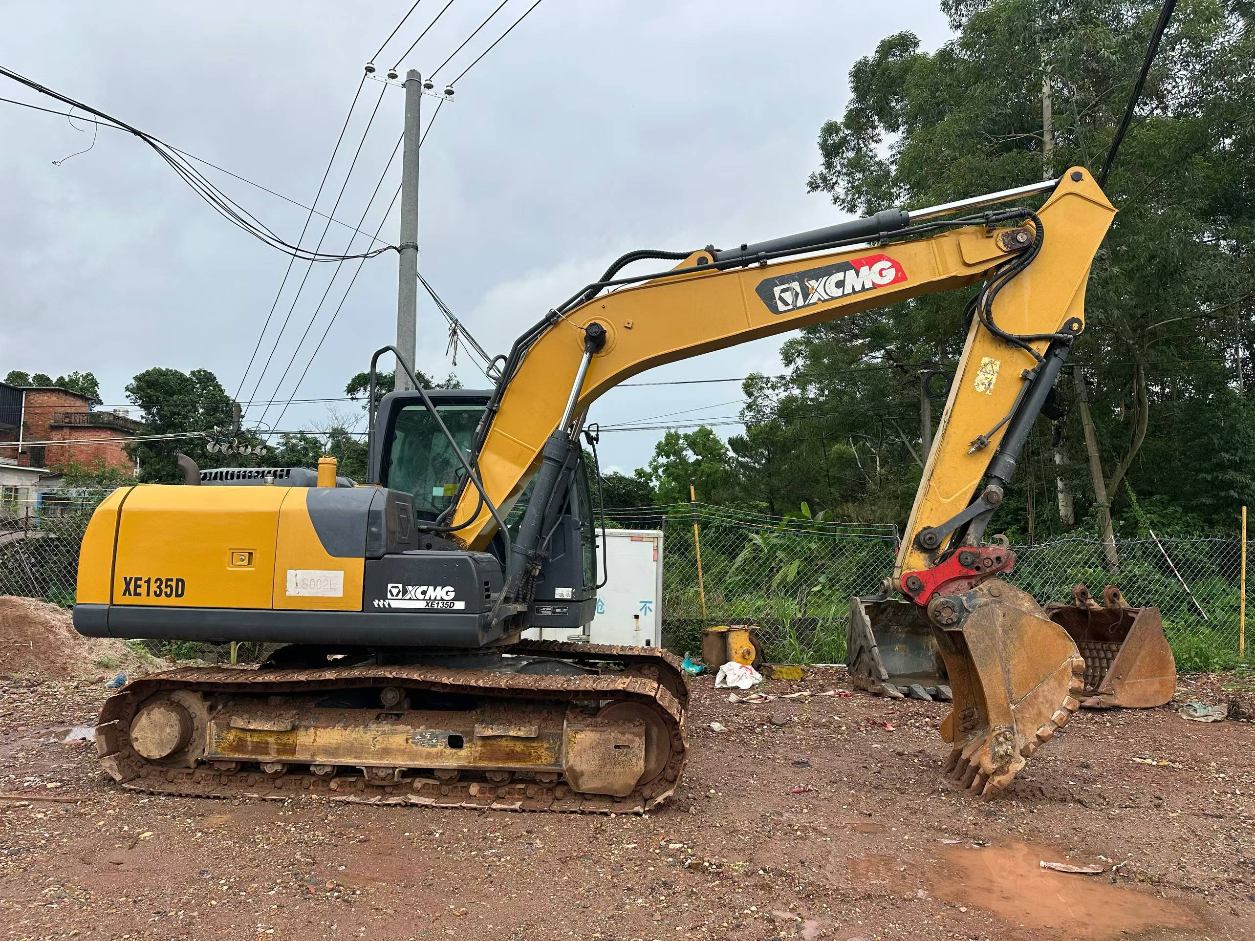 Buy XCMG XE135B Used Excavator / 2