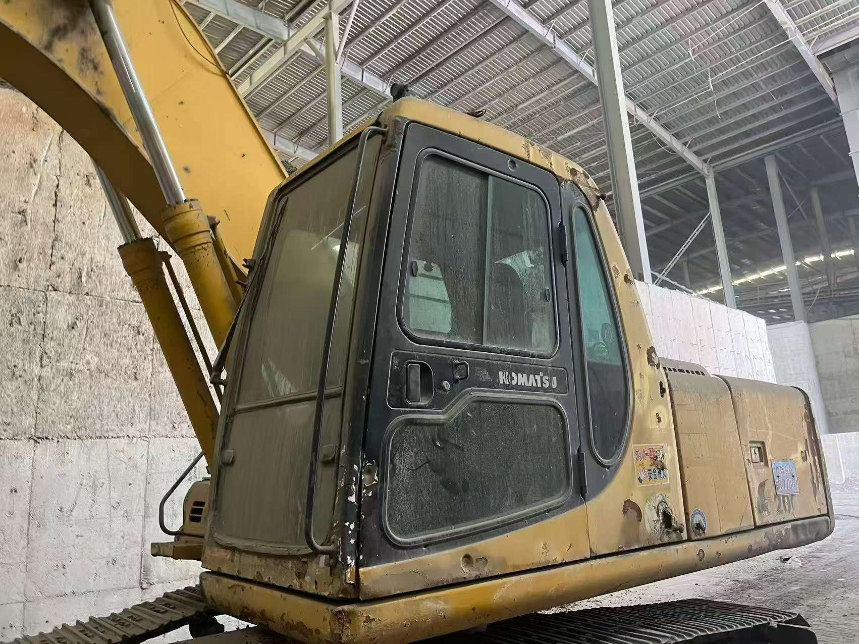 Buy Komatsu PC200-5 Used Excavator / 4