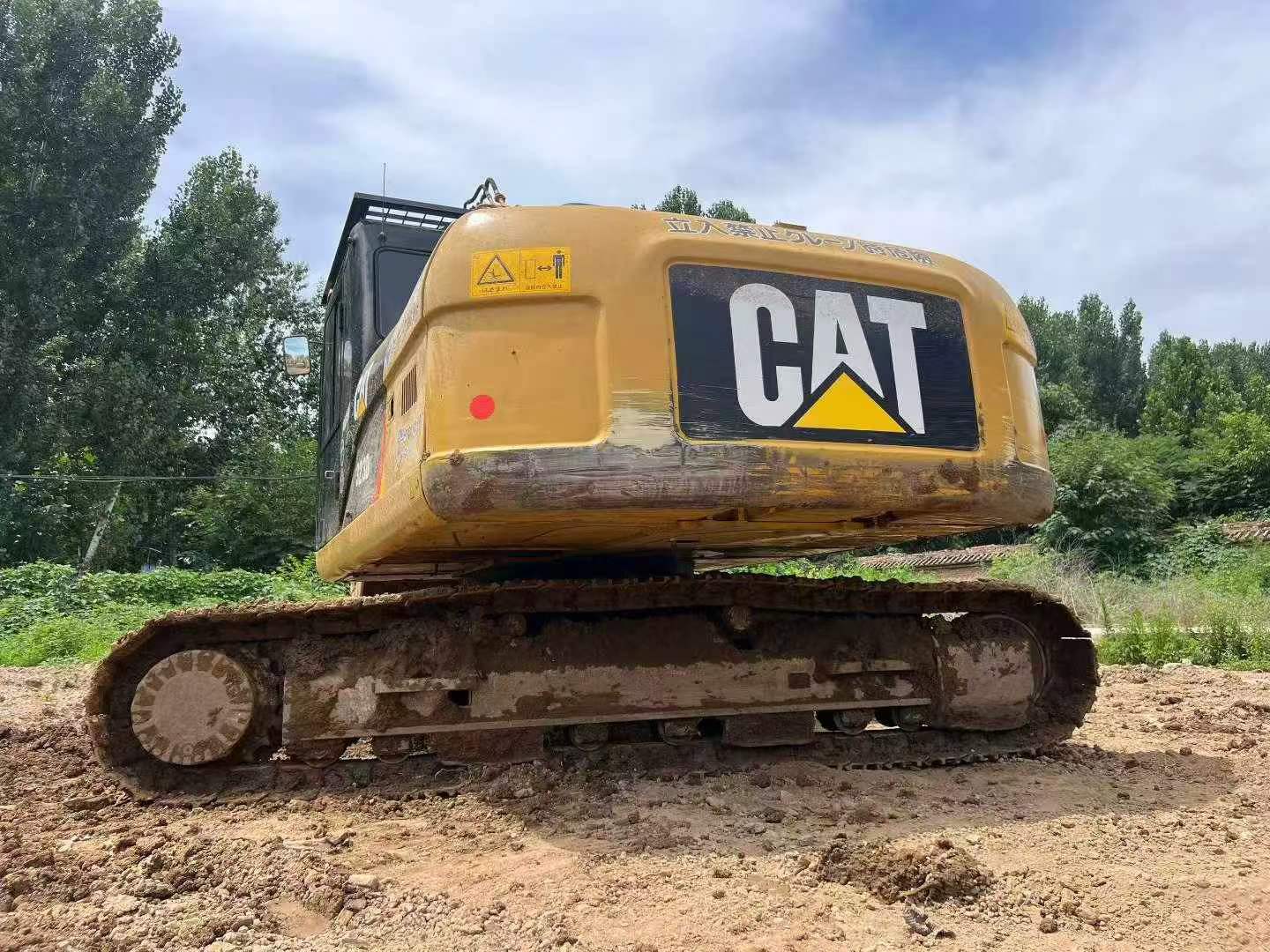 Buy Caterpillar 323D2L Used Excavator / 5