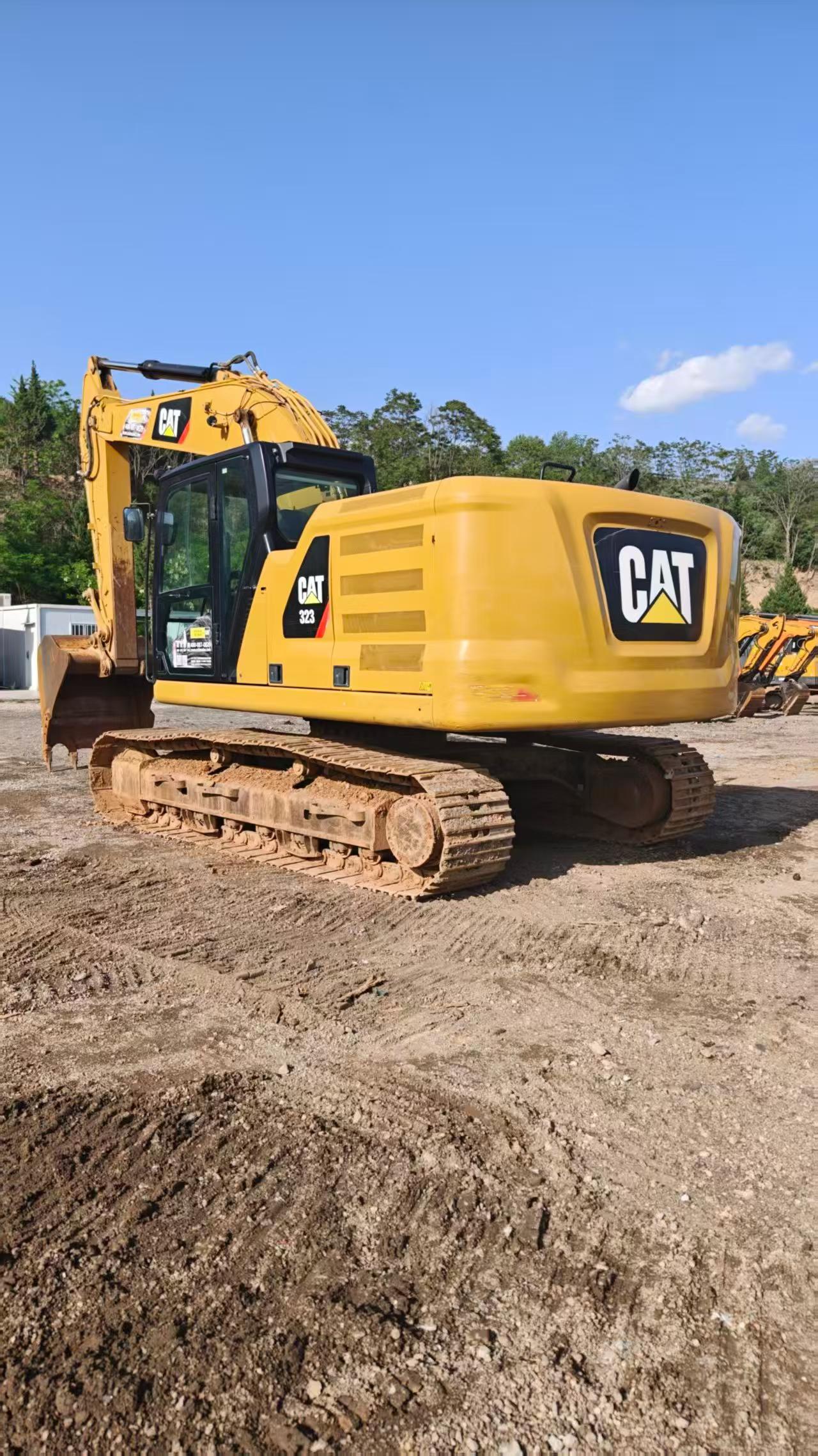 Buy Caterpillar 323 Used Excavator / 2