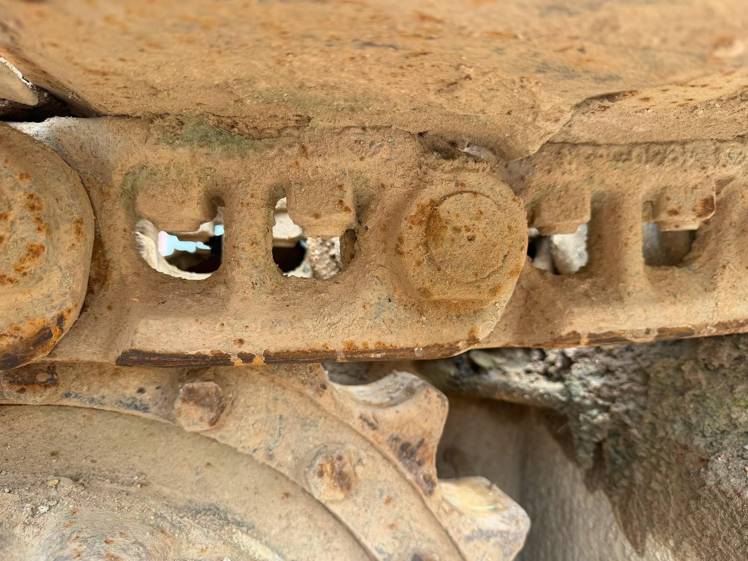 Buy Komatsu PC200-6 Used Excavator / 4