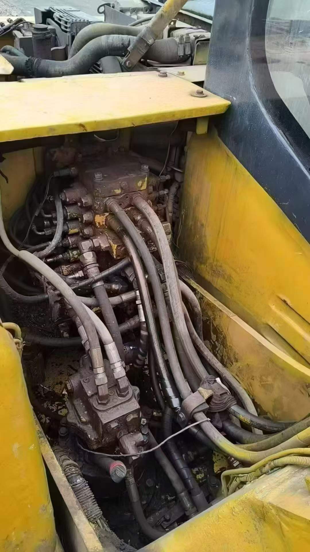 Buy Komatsu PC130-7 Used Excavator / 2