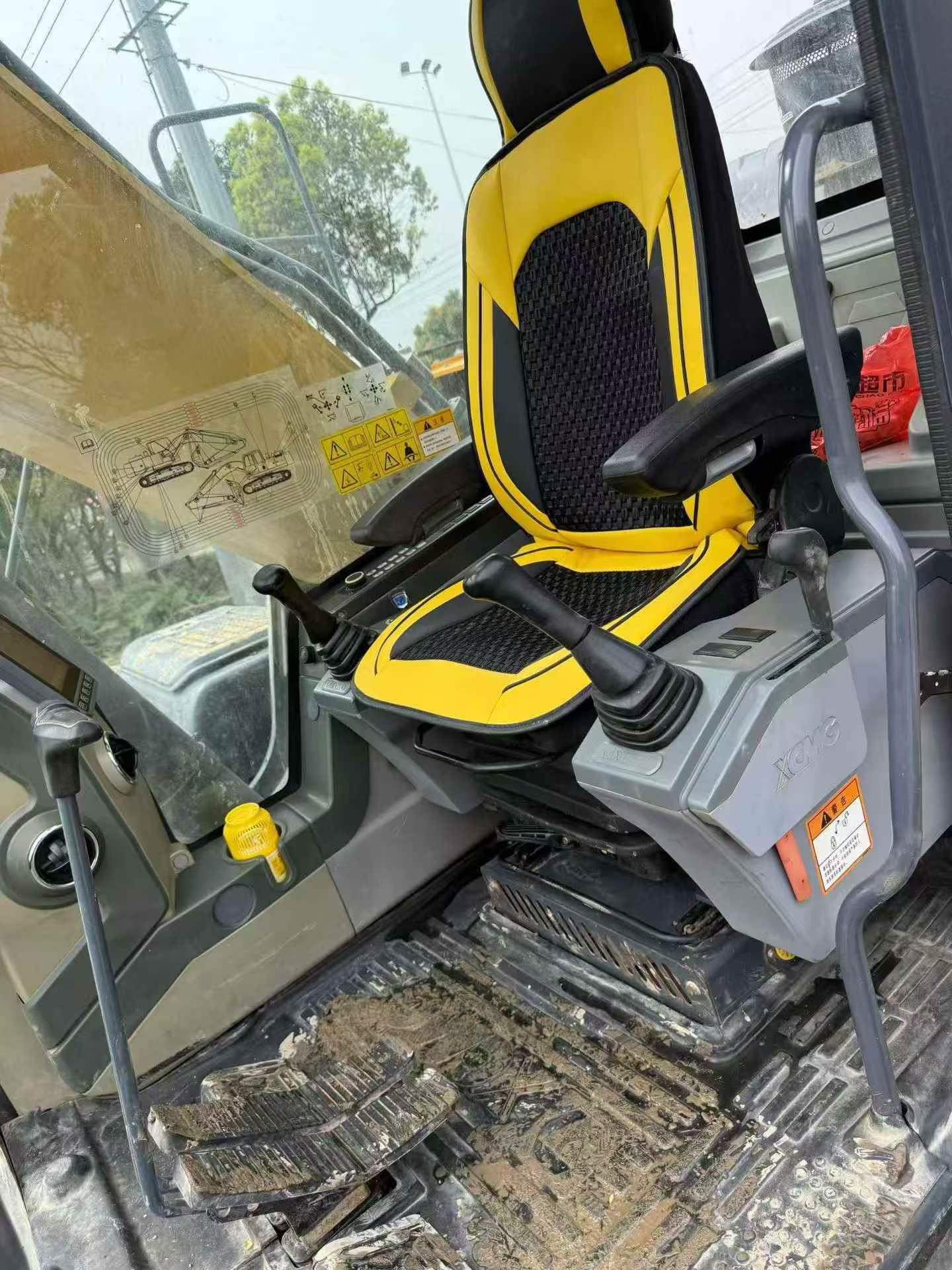 Buy XCMG XE305D Used Excavator / 5