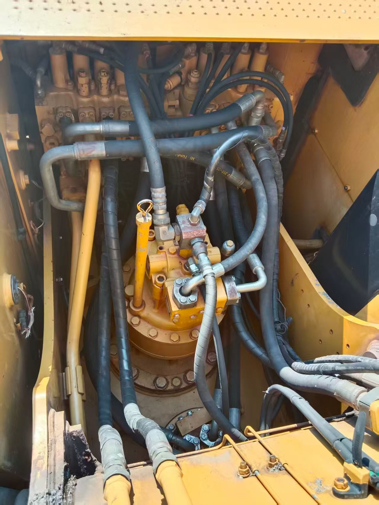 Buy Caterpillar 320D Used Excavator / 5