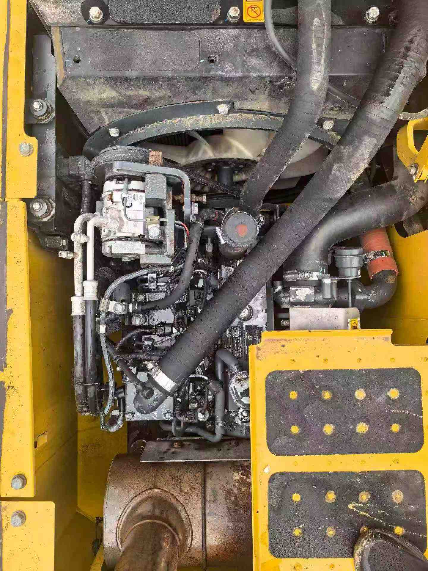 Buy Komatsu PC130-8 Used Excavator / 5