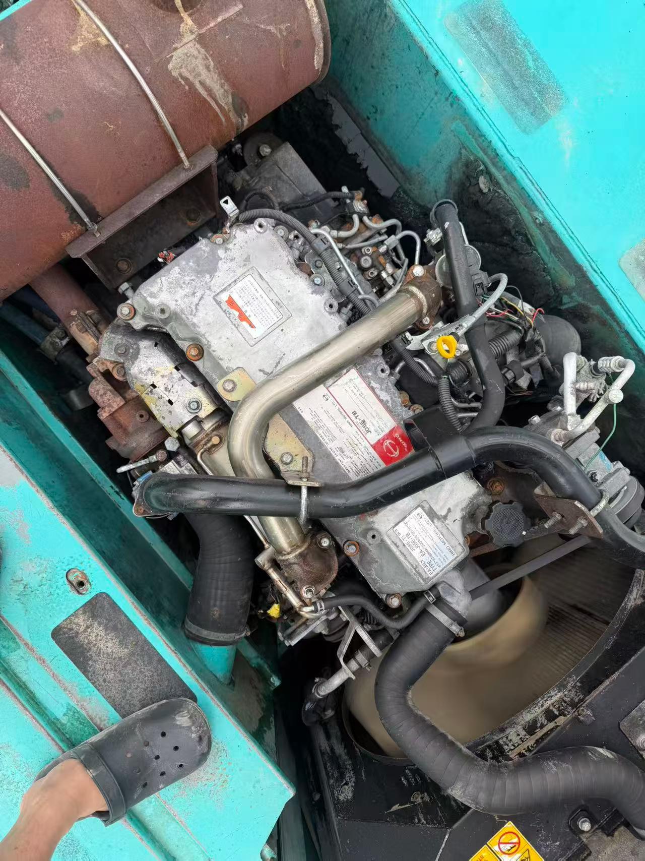 Buy Kobelco SK260LC-8 Used Excavator / 8