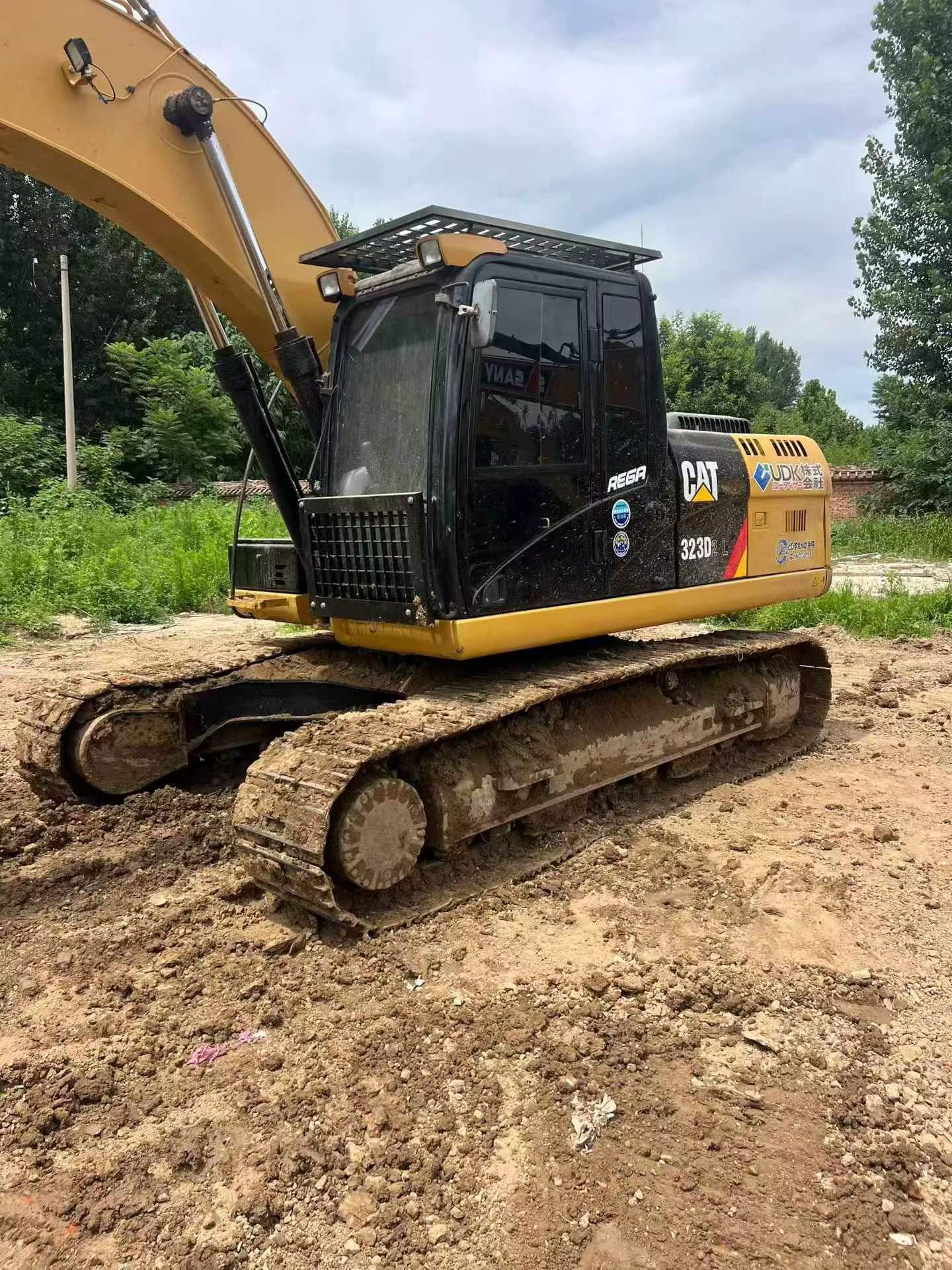 Buy Caterpillar 323D2L Used Excavator / 2