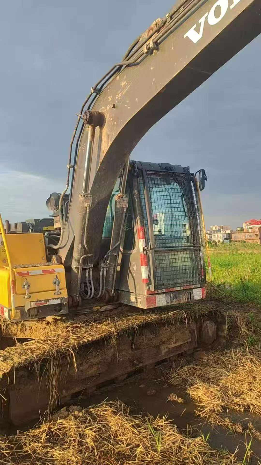 Buy Volvo L120E Used Excavator / 8