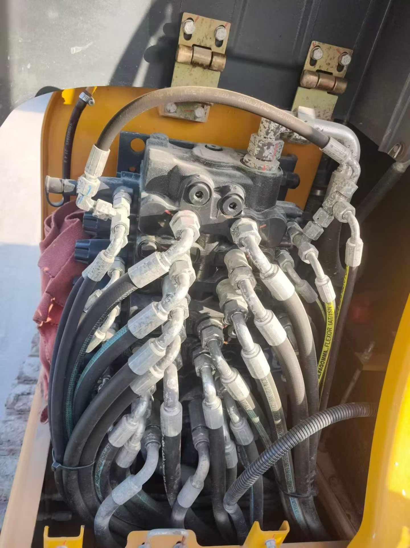 Buy XCMG XE60 Used Excavator / 4