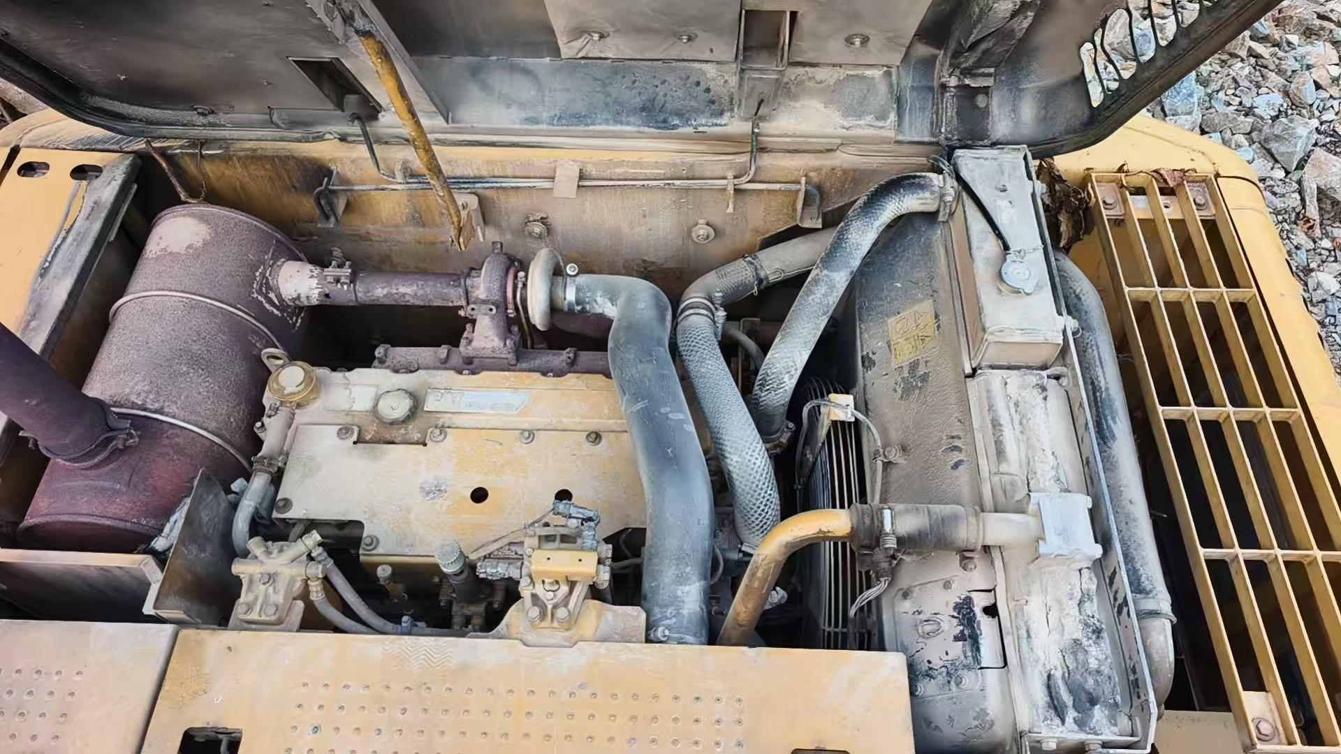 Buy Caterpillar 320D Used Excavator / 6