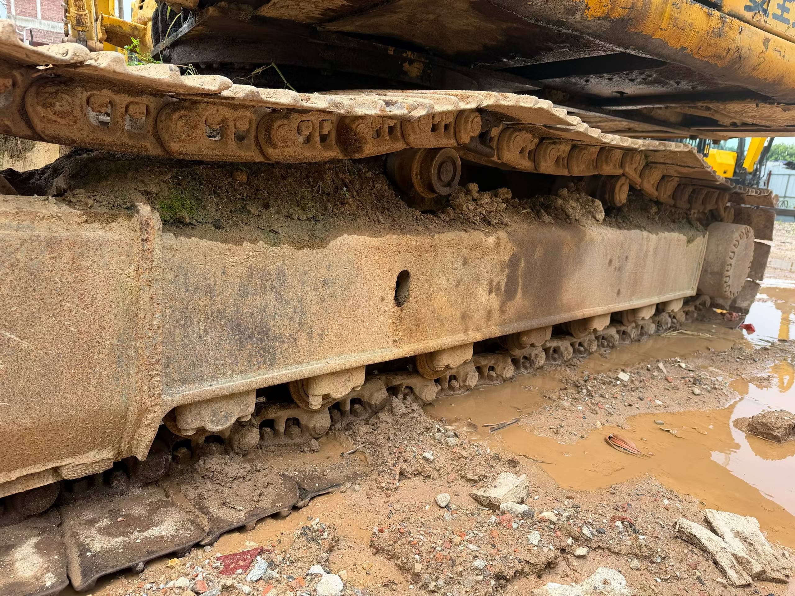 Buy Komatsu PC200-6 Used Excavator / 7
