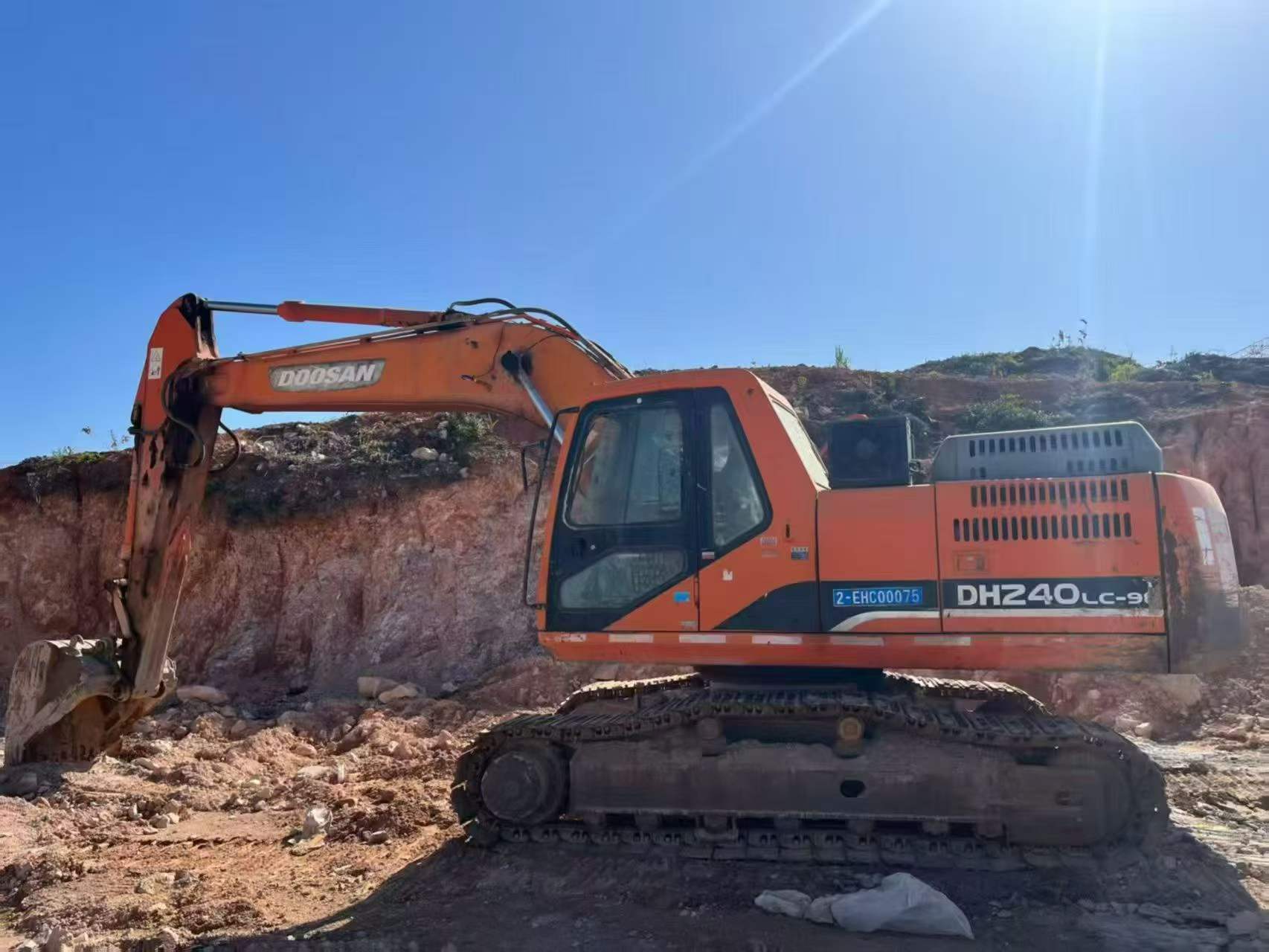 Buy Doosan DH215-7 Used Excavator / 2