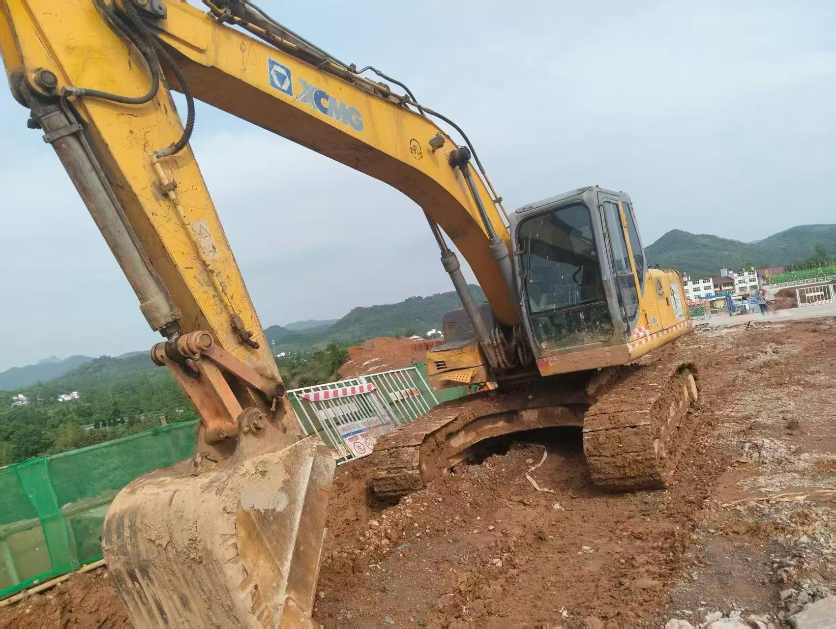 Buy XCMG XE210 Used Excavator / 2
