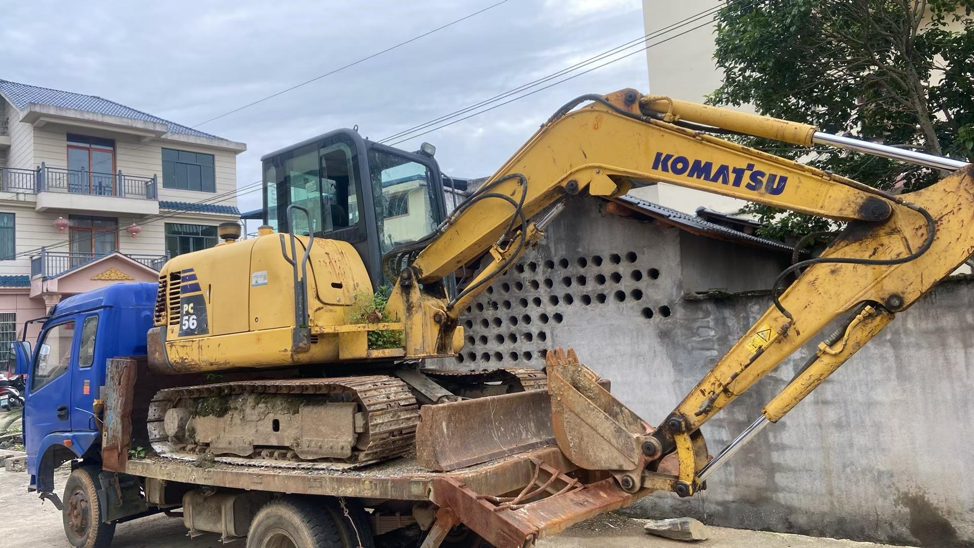 Buy Komatsu PC56-7 Used Excavator / 2