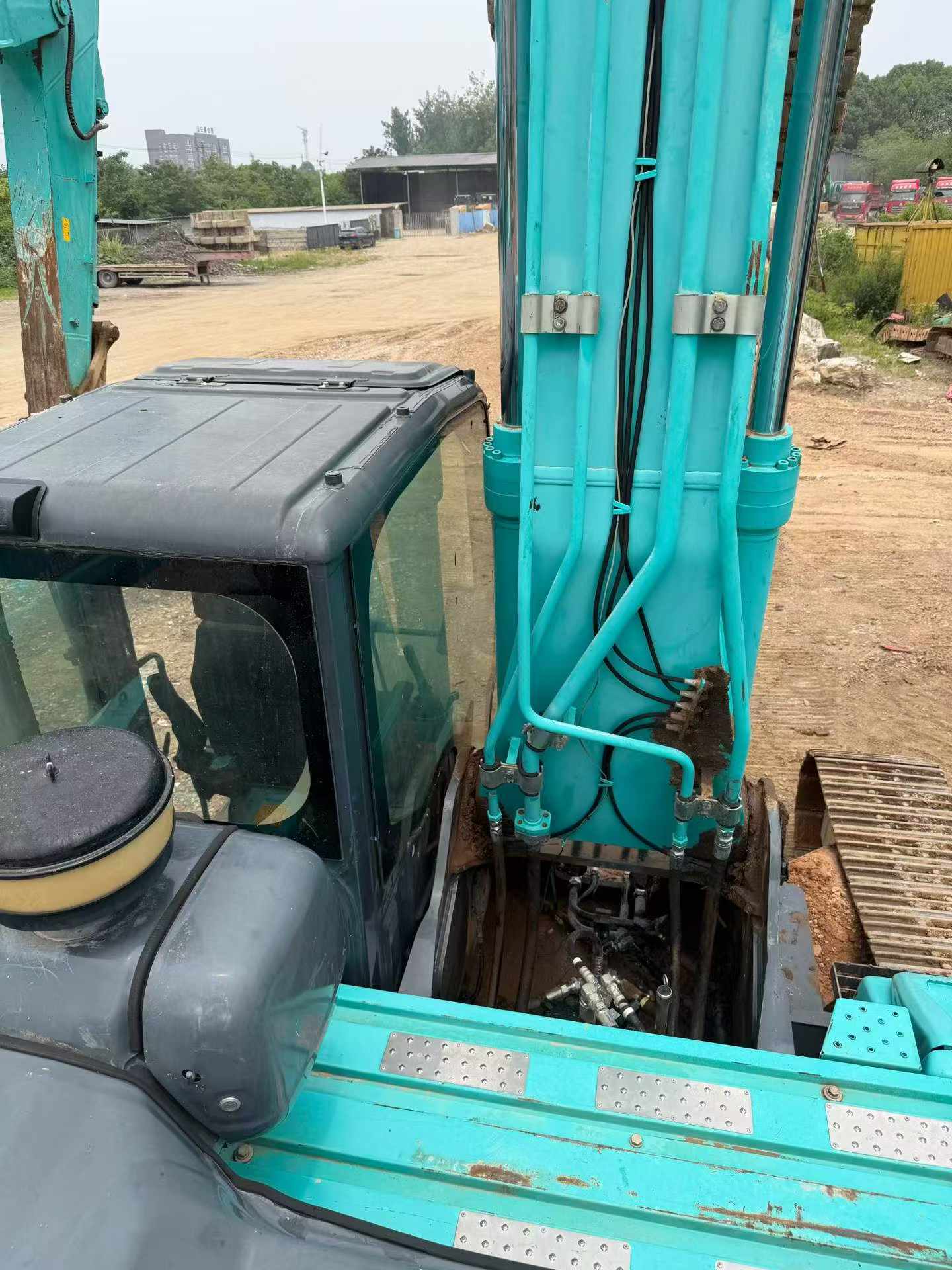 Buy Kobelco SK260LC-8 Used Excavator / 8