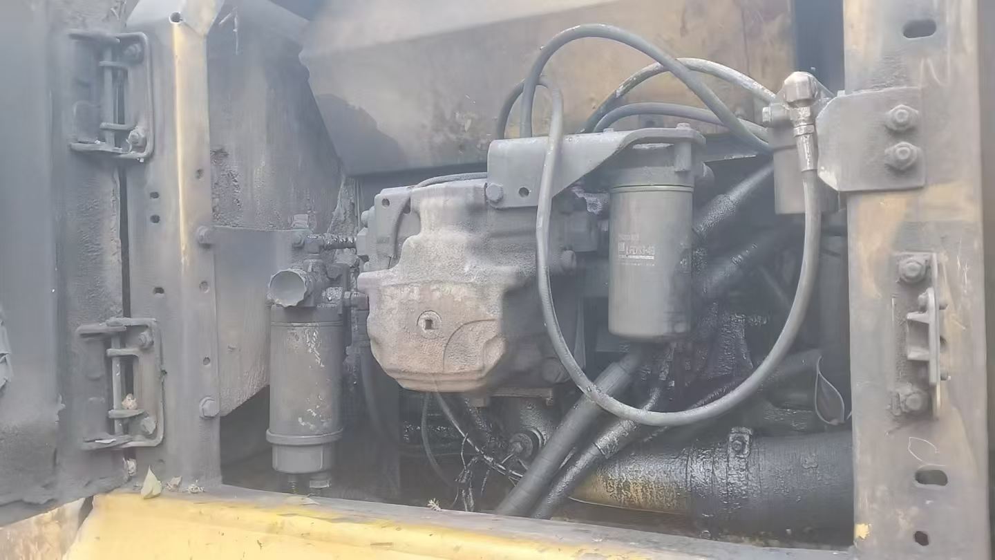 Buy Komatsu PC240-6 Used Excavator / 5