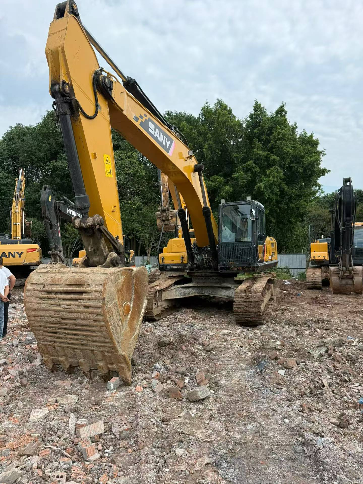 Buy Sany SY245H Used Excavator / 3