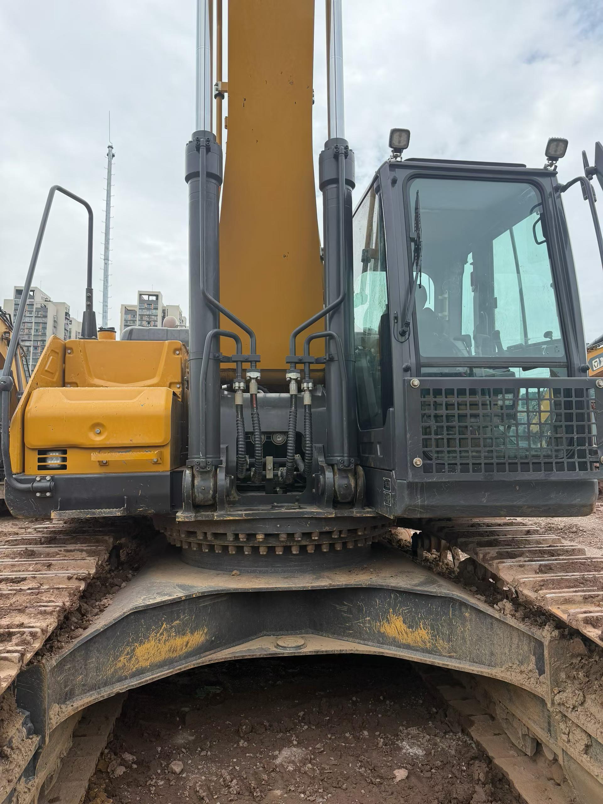 Buy XCMG XE380K Used Excavator / 6