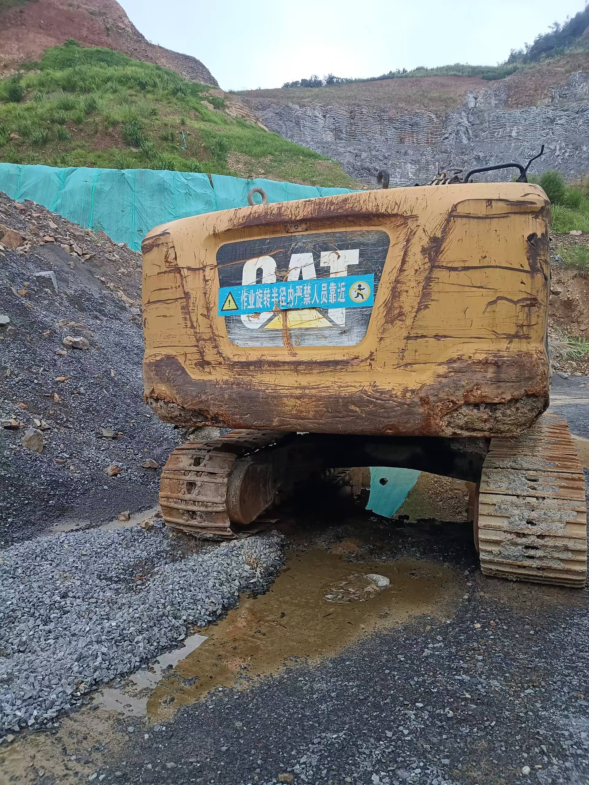Buy Caterpillar 323 Used Excavator / 3