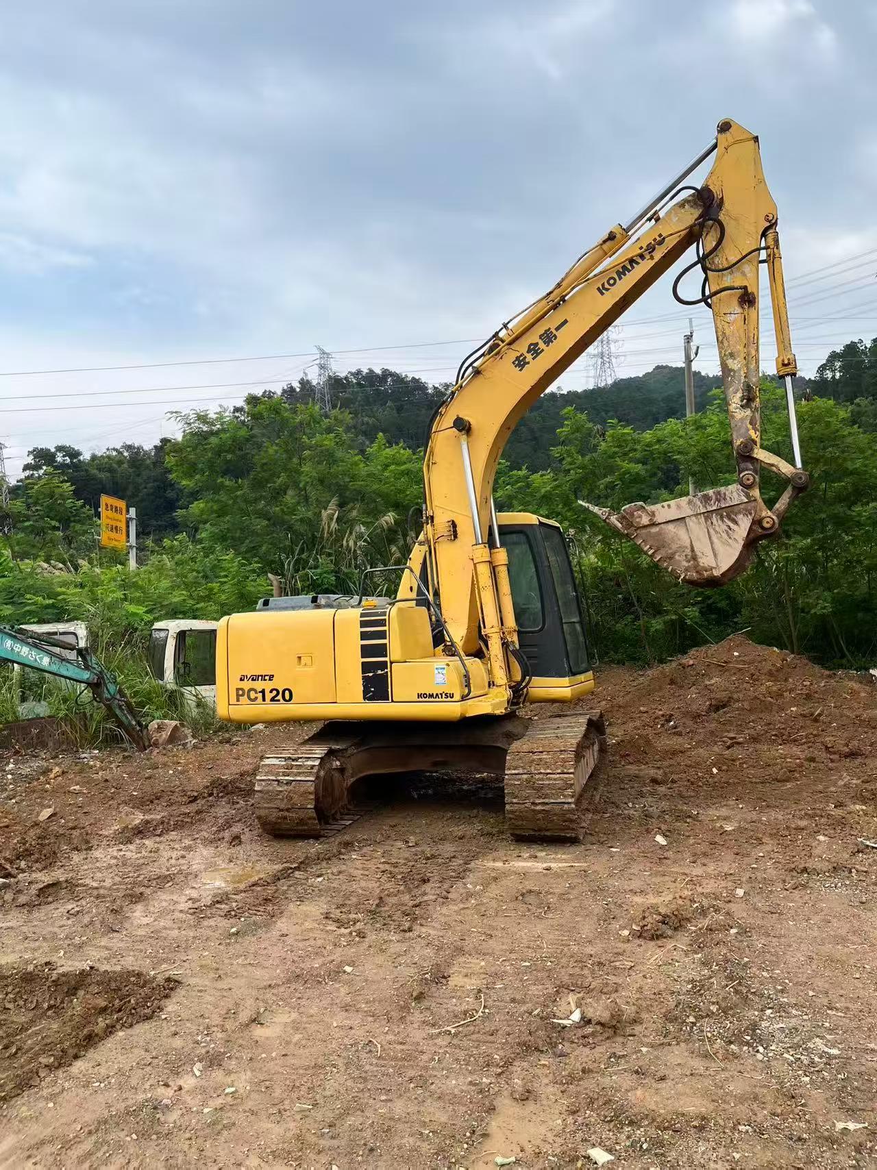 Buy Komatsu PC100-6 Used Excavator / 2