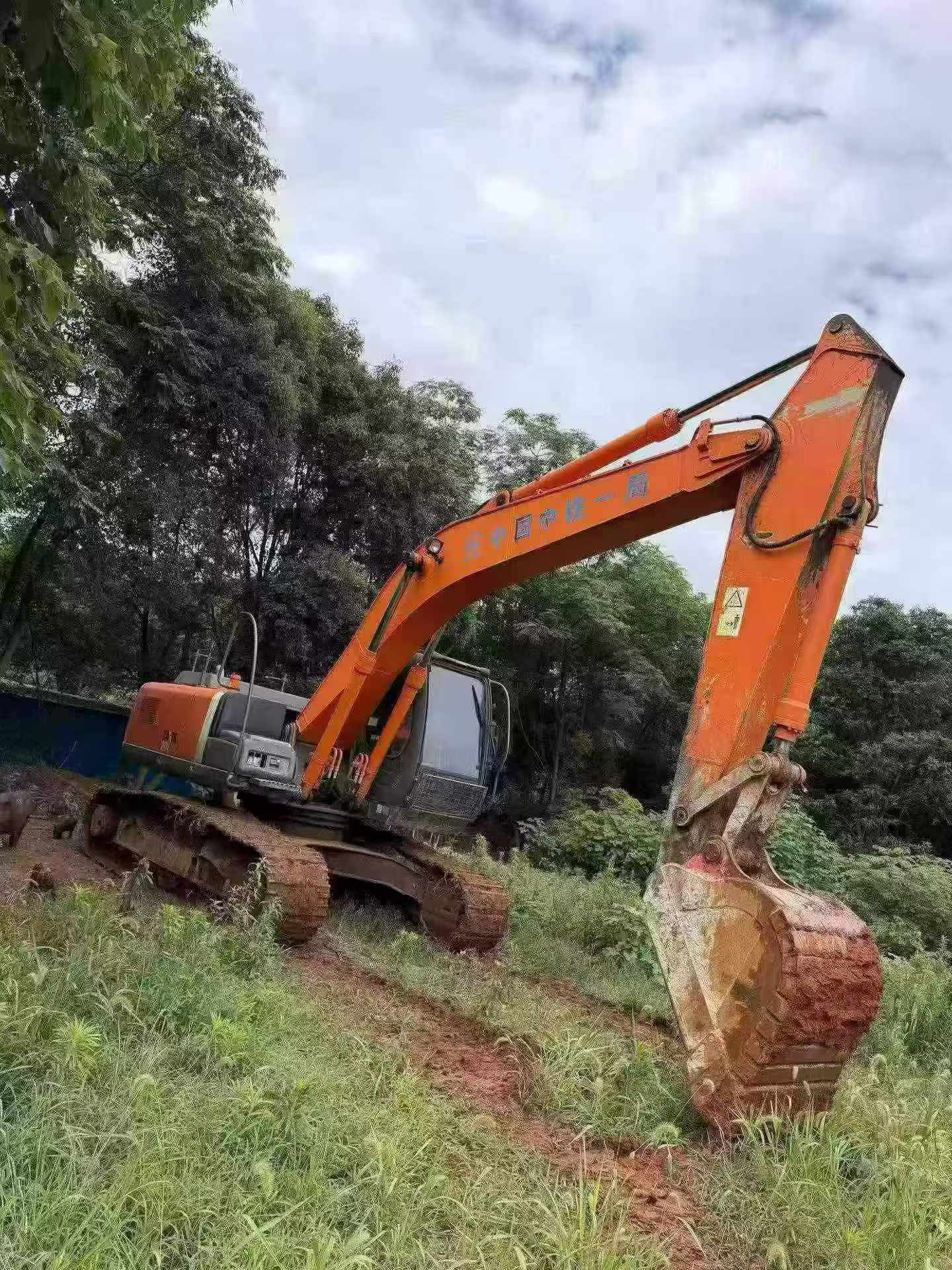 Buy Hitachi EX200 Used Excavator / 2