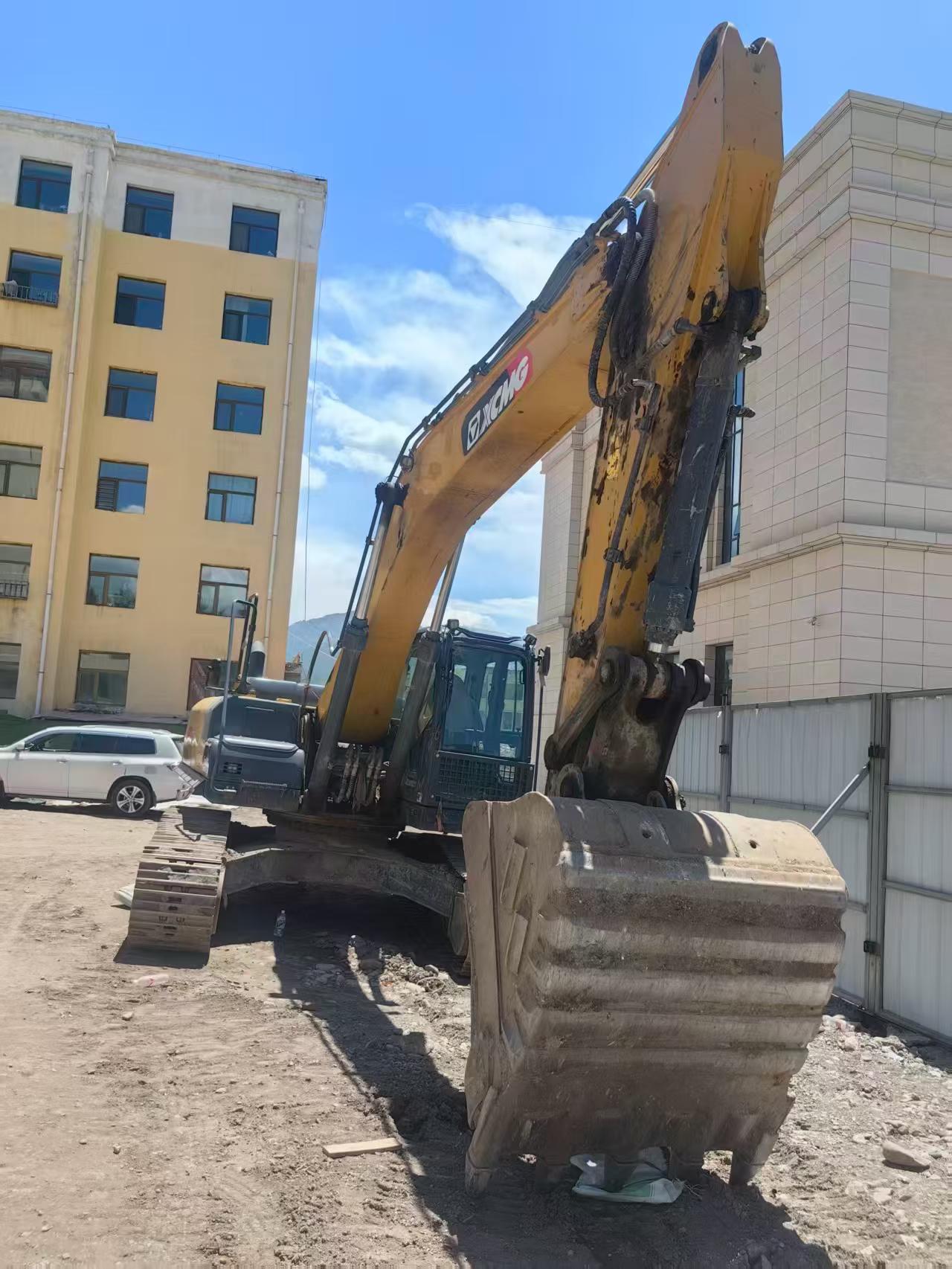 Buy XCMG XE245D Used Excavator / 6