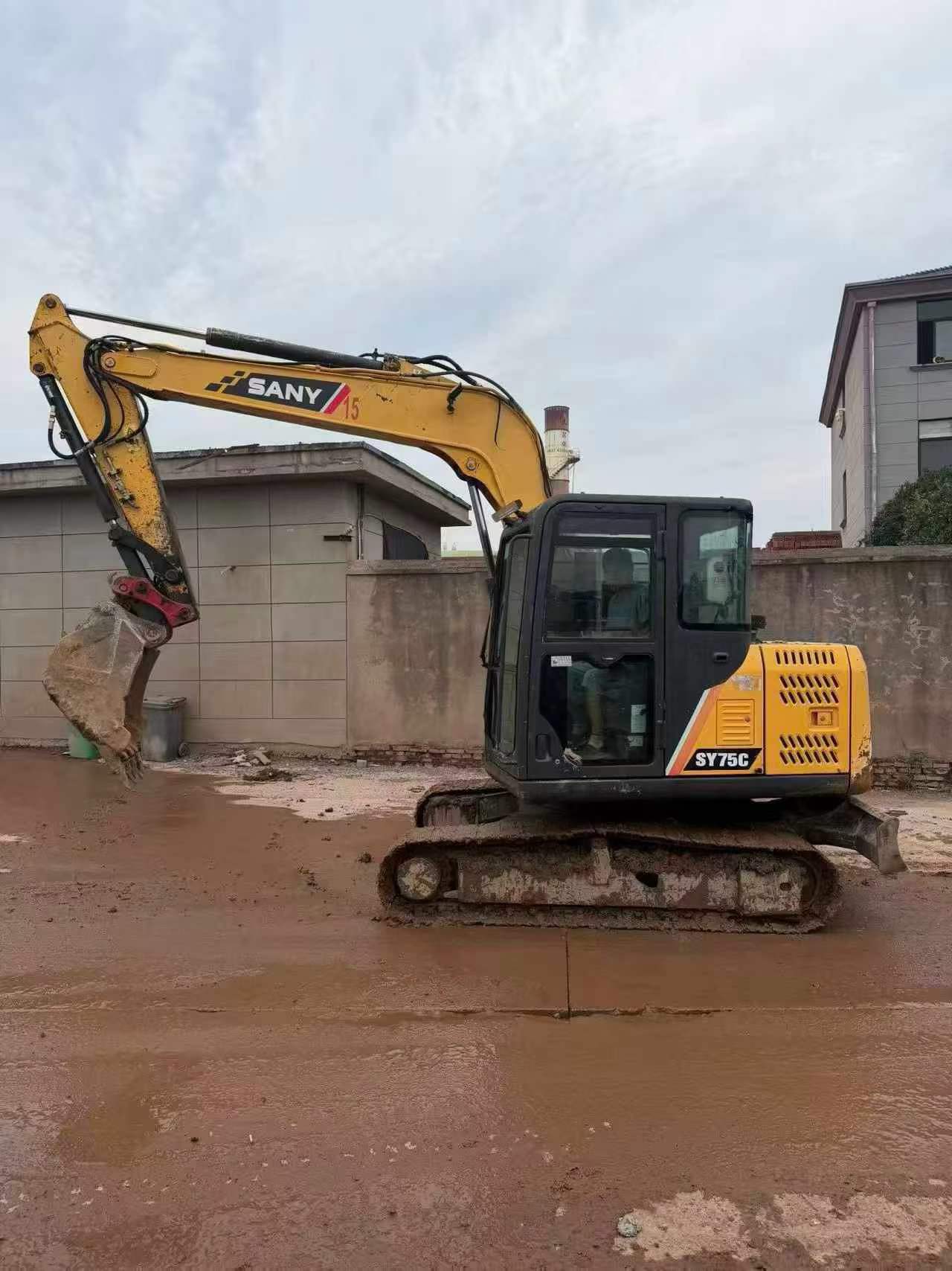Buy Sany SY65C Used Excavator / 8