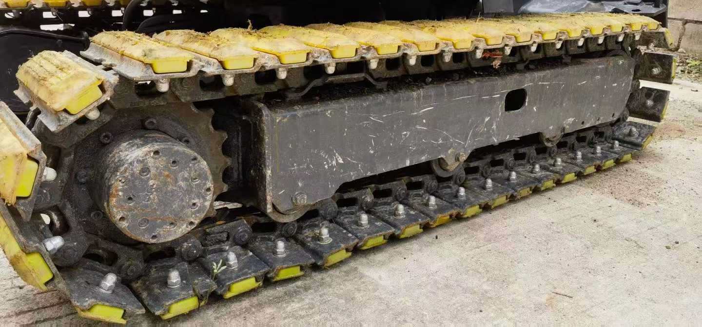 Buy XCMG XE17U Used Excavator / 3