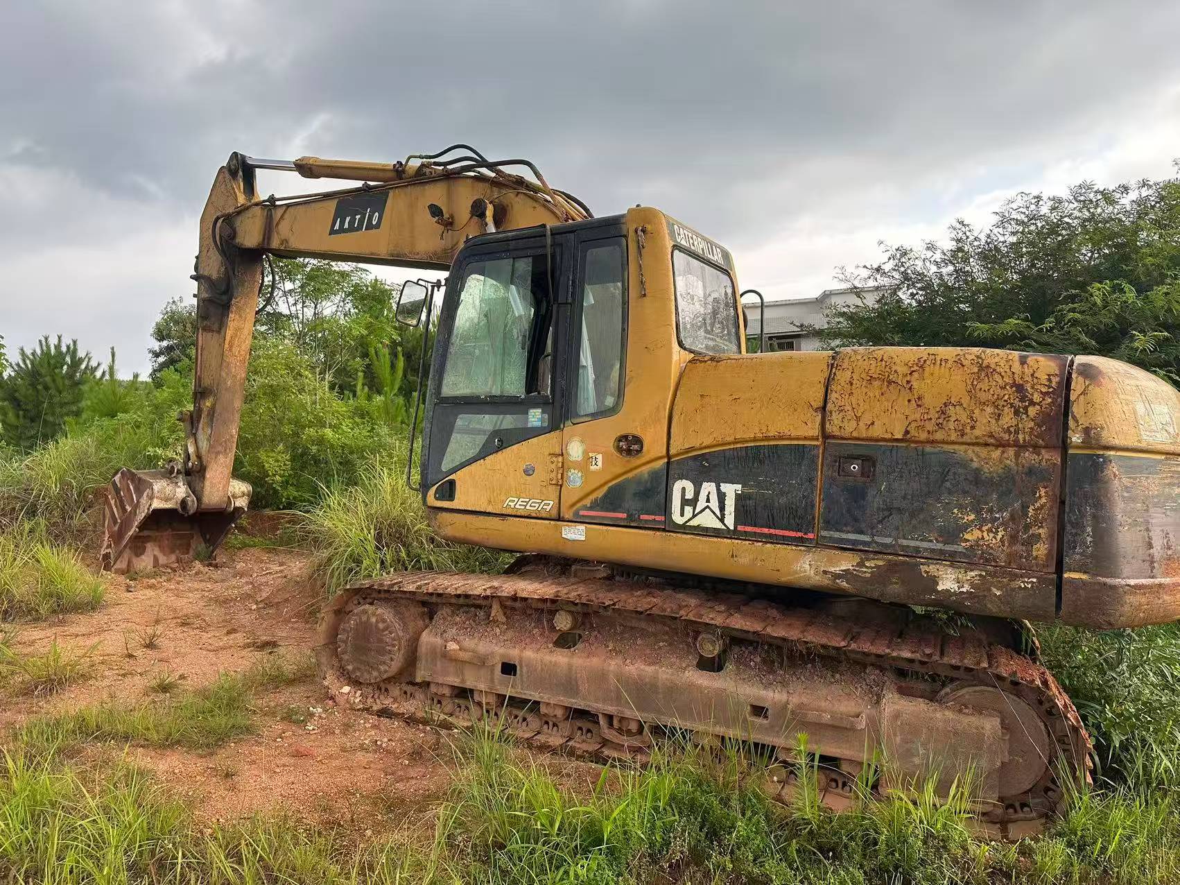 Buy Caterpillar 320C Used Excavator / 2