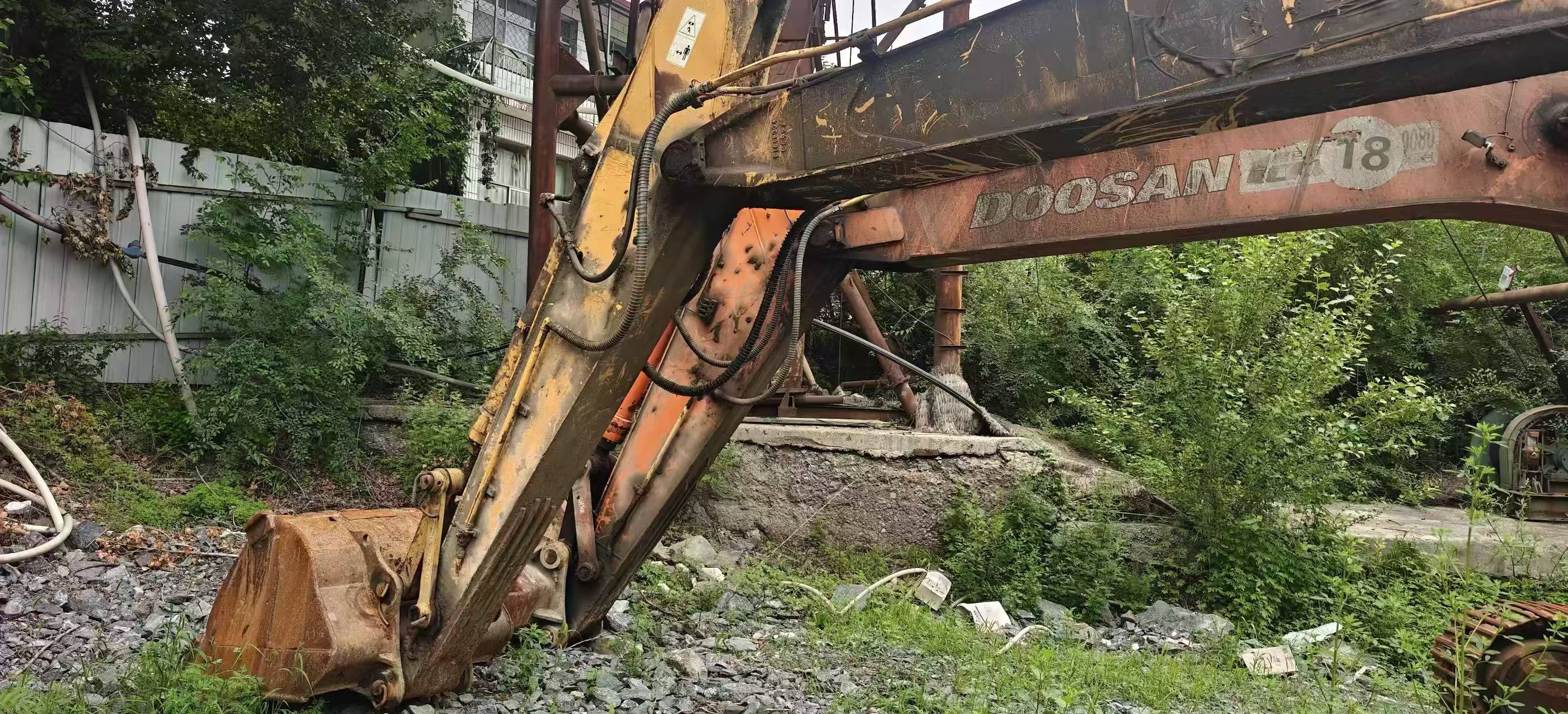Buy Hyundai R215-7 Used Excavator / 2
